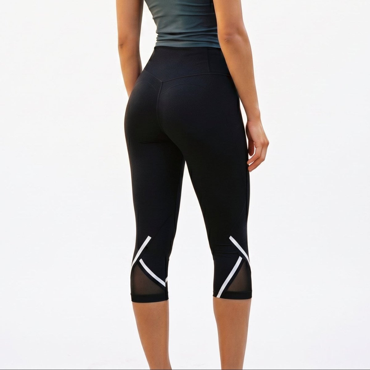 Women’s High Waisted Capri Leggings with Pocket-Women’s Activewear-Stilenza-Stilenza
