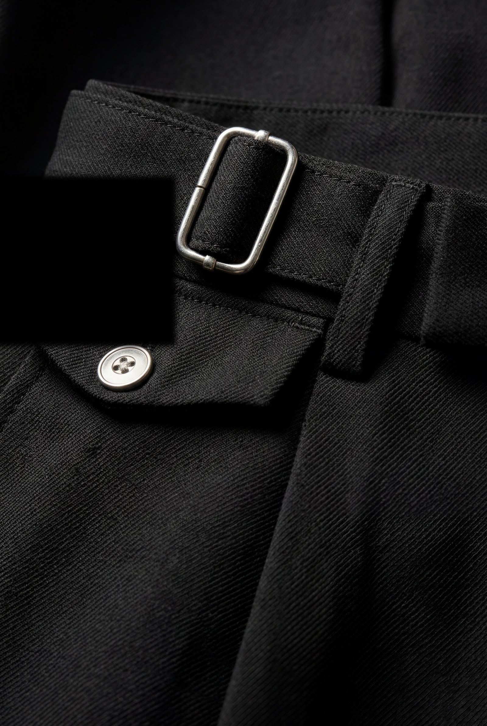 Black Belted Tailored Black Knee-length Bermuda Shorts - Casual shorts - Photo 3