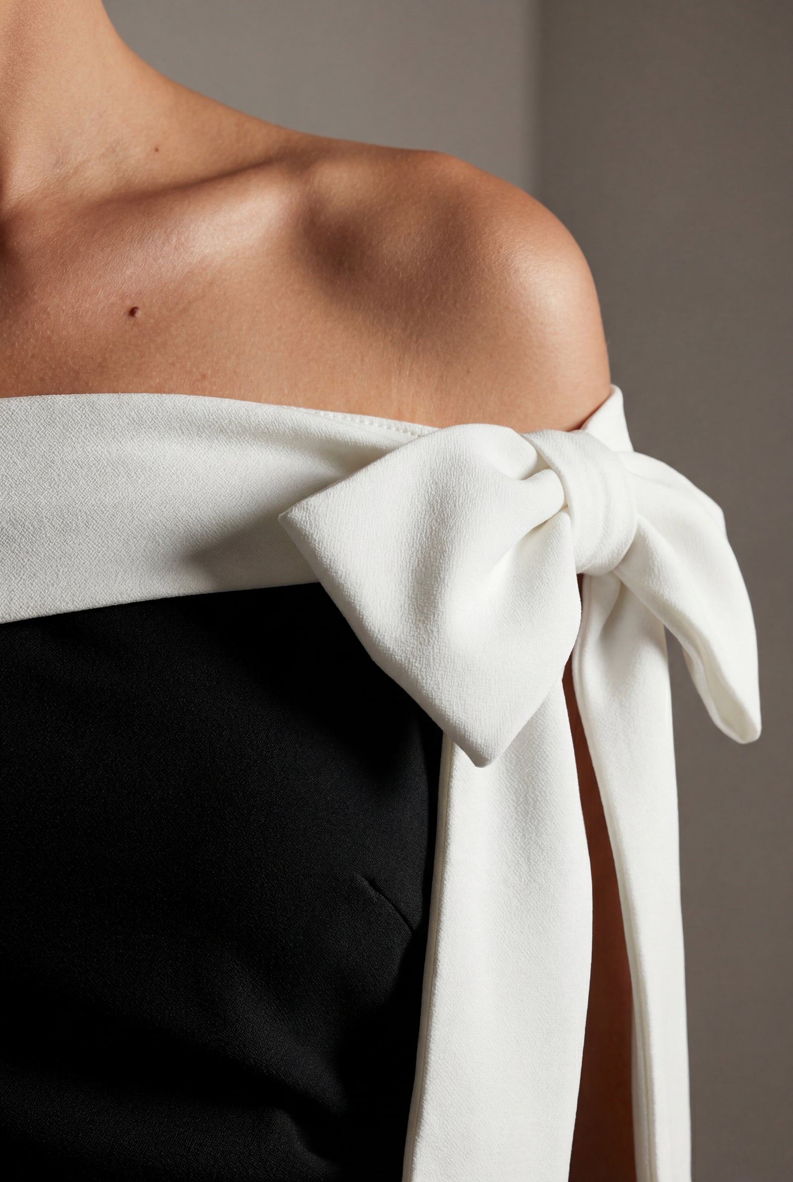 Black Black Off-shoulder Mini Cocktail Dress with Bow Detail - Midi dress - Photo 4