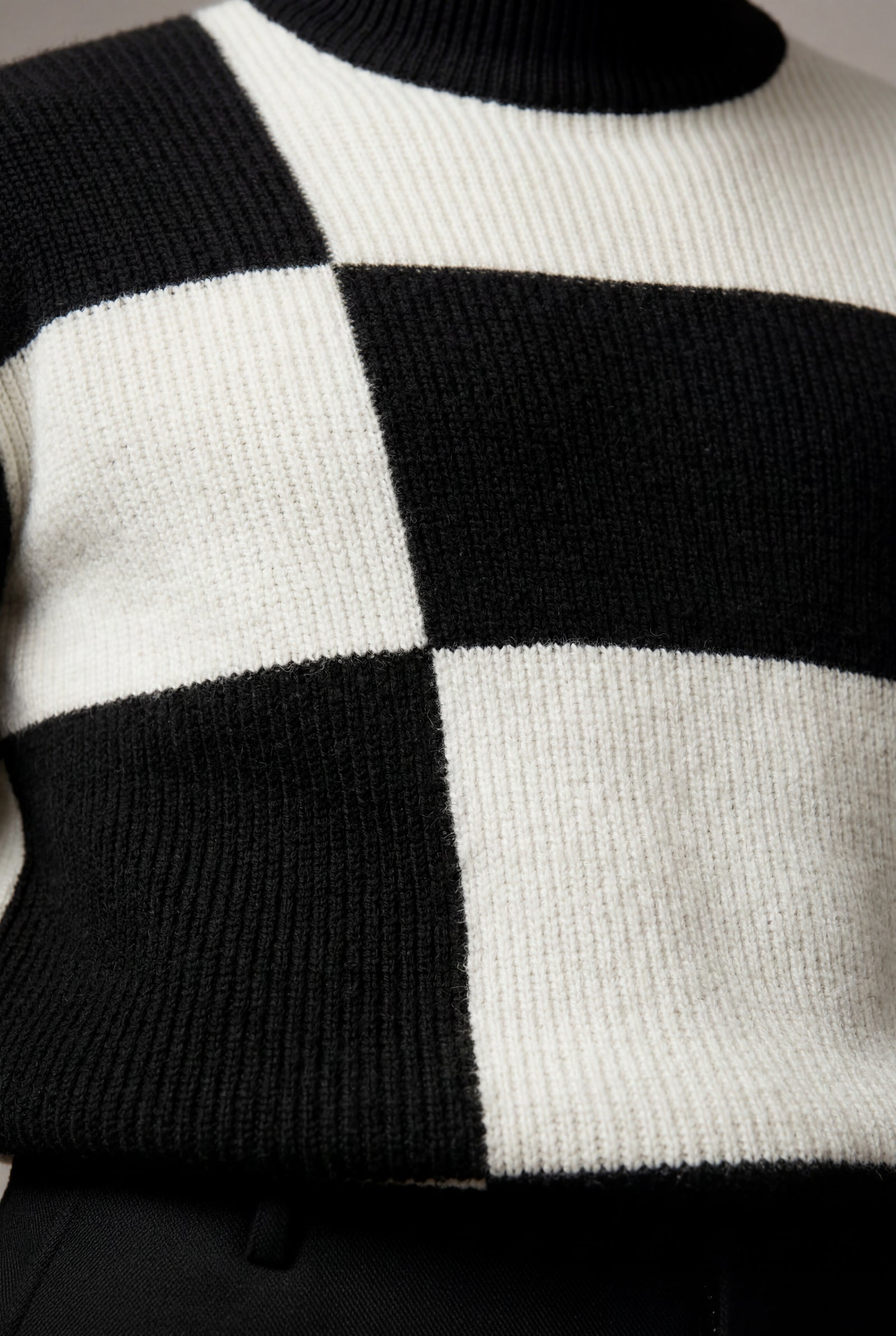 Black Checkered Block Crewneck Sweater with Ribbed Details - Checkered knit sweater - Photo 4