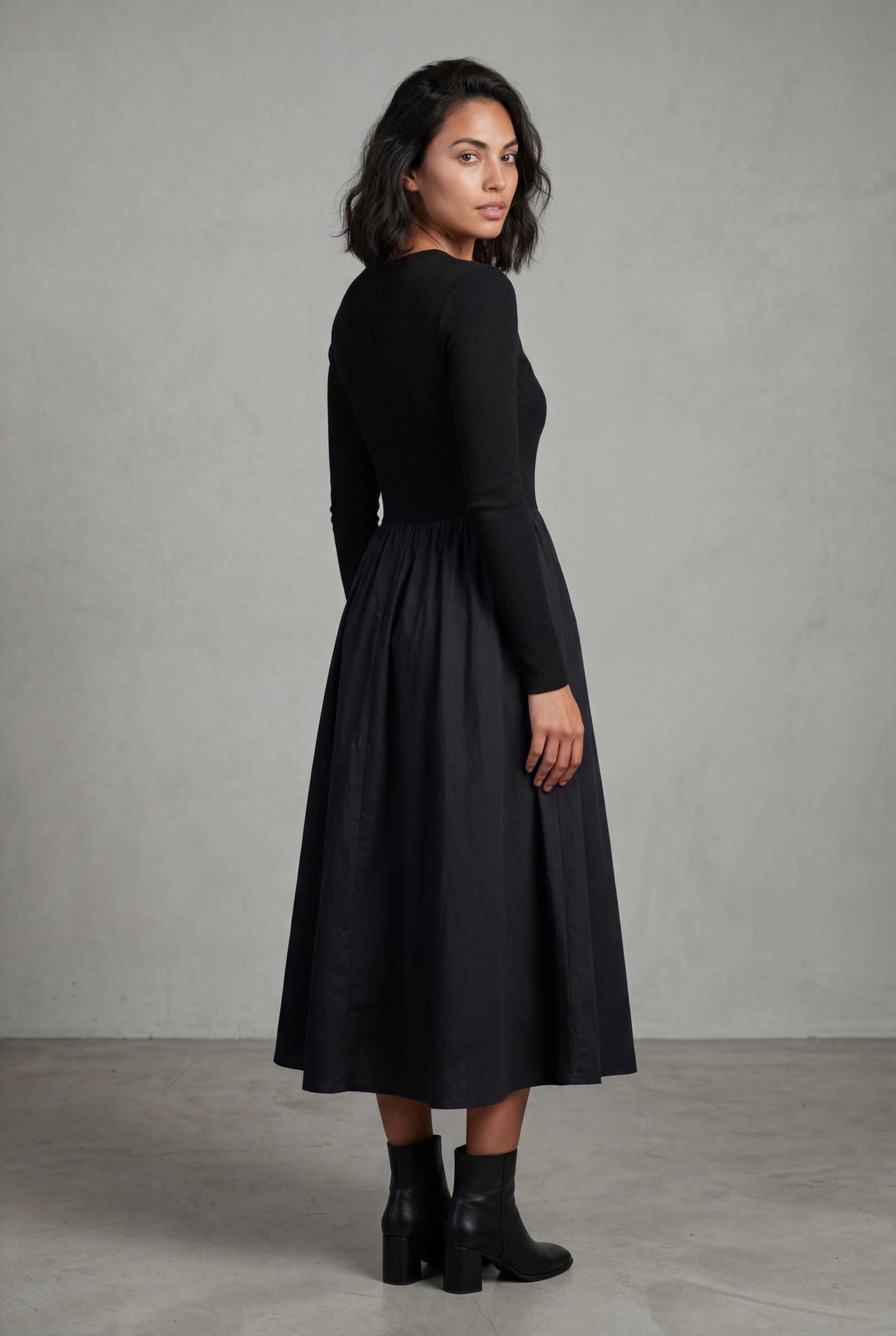 Black Cutout Long Sleeve Fit-and-flare Black Maxi Dress - Photo 2