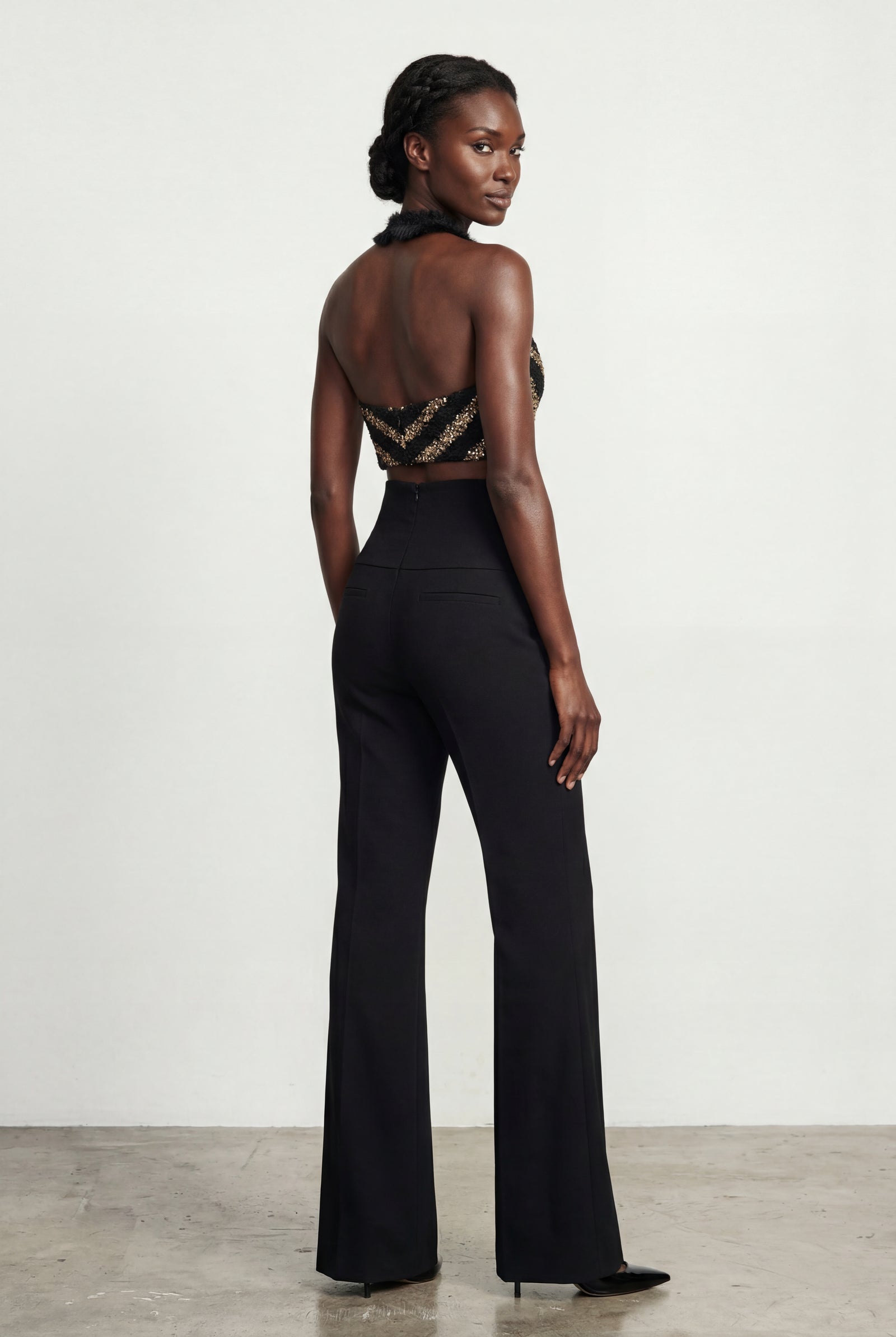 Black Gold Halter Cropped Top and Black Flared Trousers Set - Cropped top and trousers - Photo 2