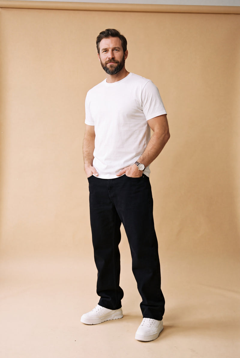 Men's Jeans Relaxed Fit in Black — studio full
