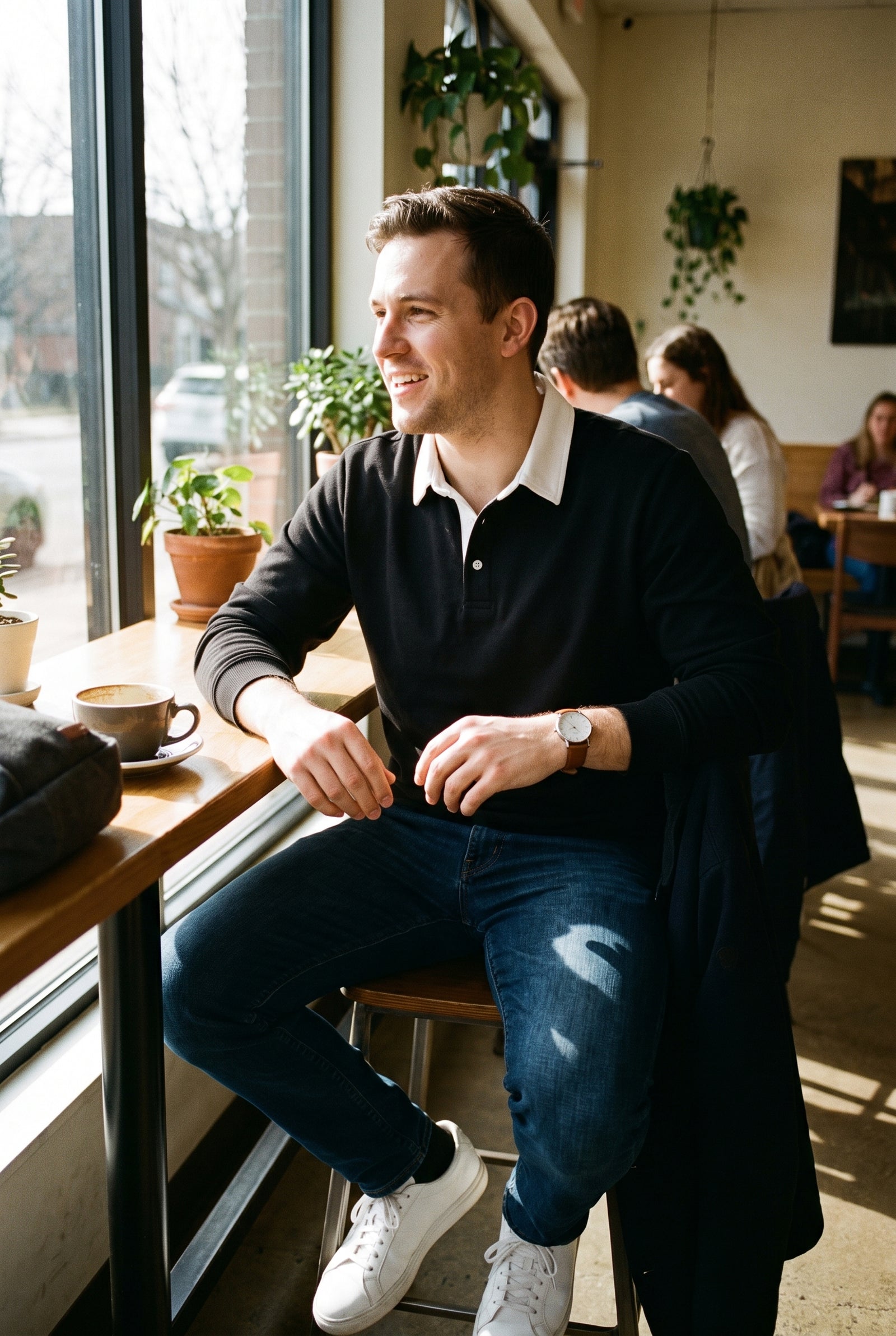 Men's Sweater Collared Regular Fit in Black — cafe relax