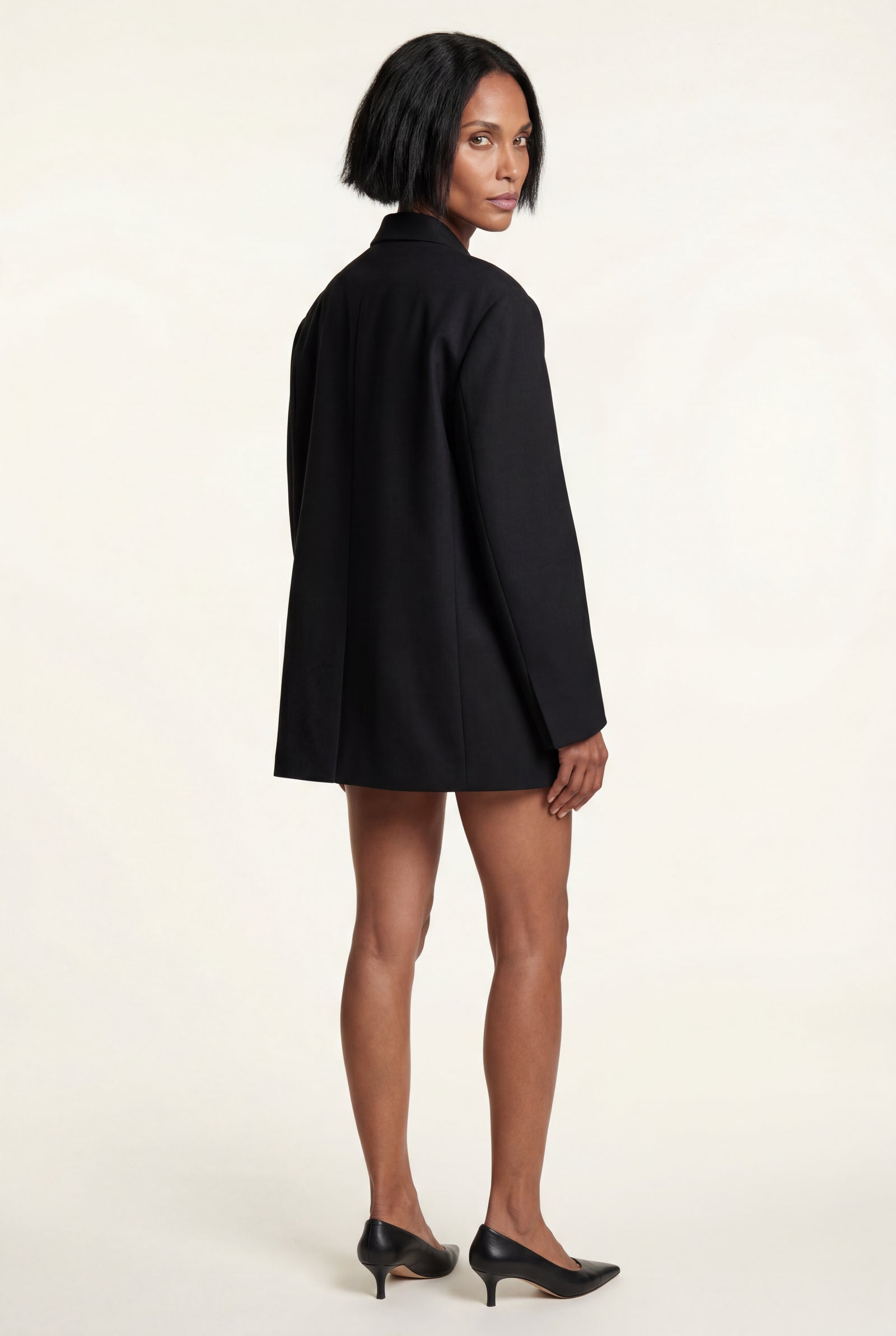 Black Oversized Single-breasted Blazer with Classic Lapel - Blazers - Photo 4