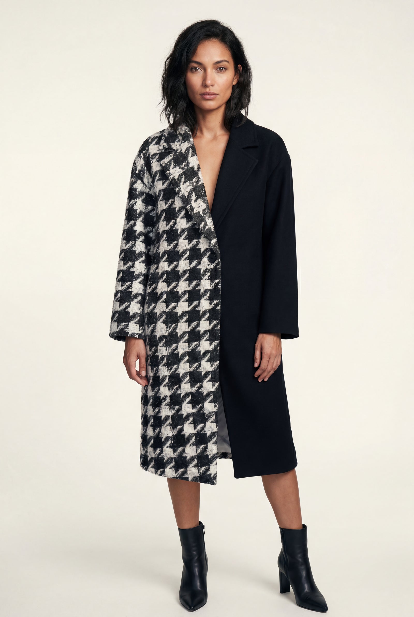 Black Oversized Statement Pattern Midi Coat - Padded coats - Photo 1