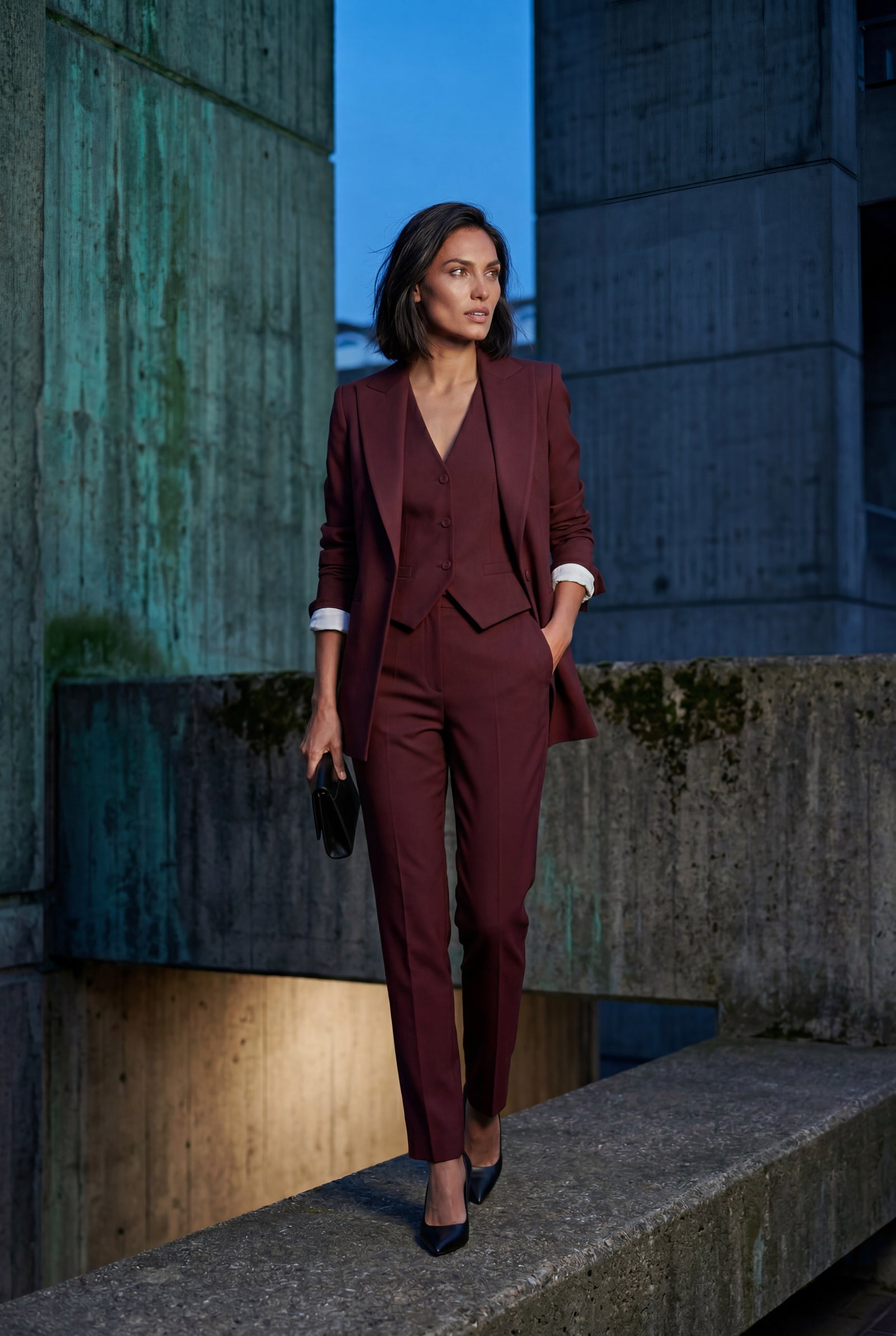 Red Tailored Three Piece Suit Set with Buttoned Vest - Women suit sets - Photo 11