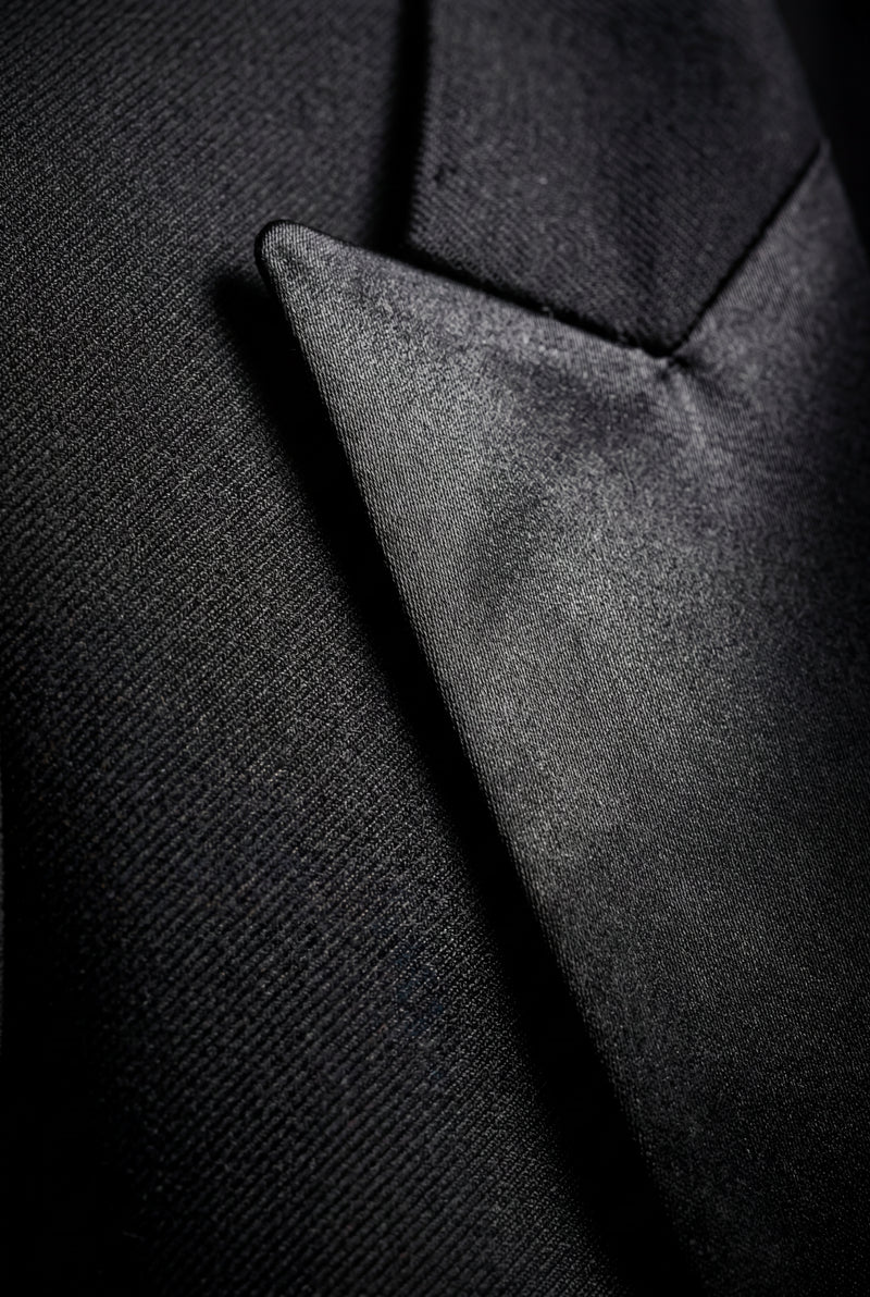 Black Tailored Three Piece Suit Set with Buttoned Vest - Women suit sets - Photo 4