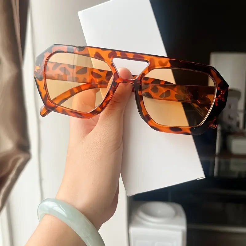 Brown Amber Tortoiseshell Oversized Square Sunglasses - Oversized sunglasses - Photo 3