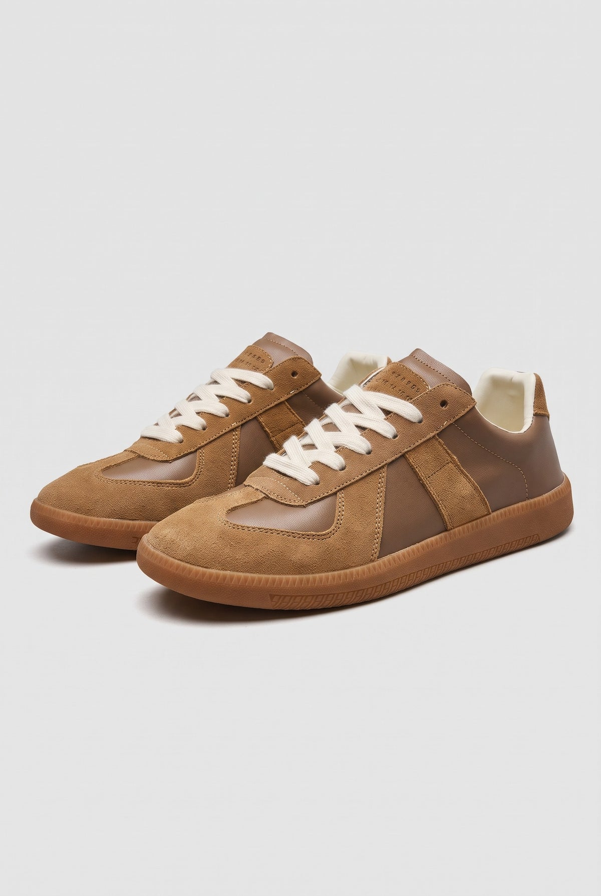Lace-Up Low-Top Sneakers in Brown — Stilenza main image