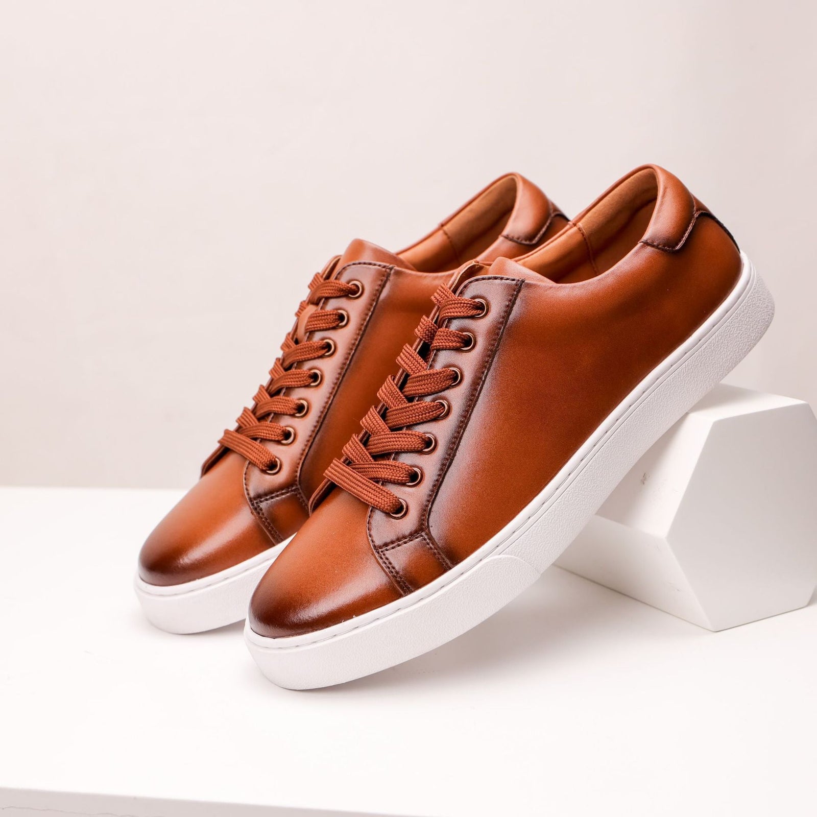 Low Top Minimalist Sneakers with Padded Collar - Low top sneakers - Photo 6