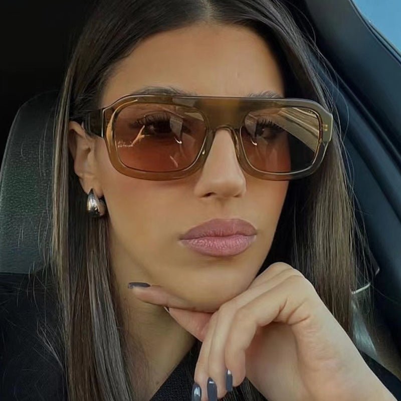 Oversized Square-frame Sunglasses with Gradient Lenses - Oversized sunglasses - Photo 2