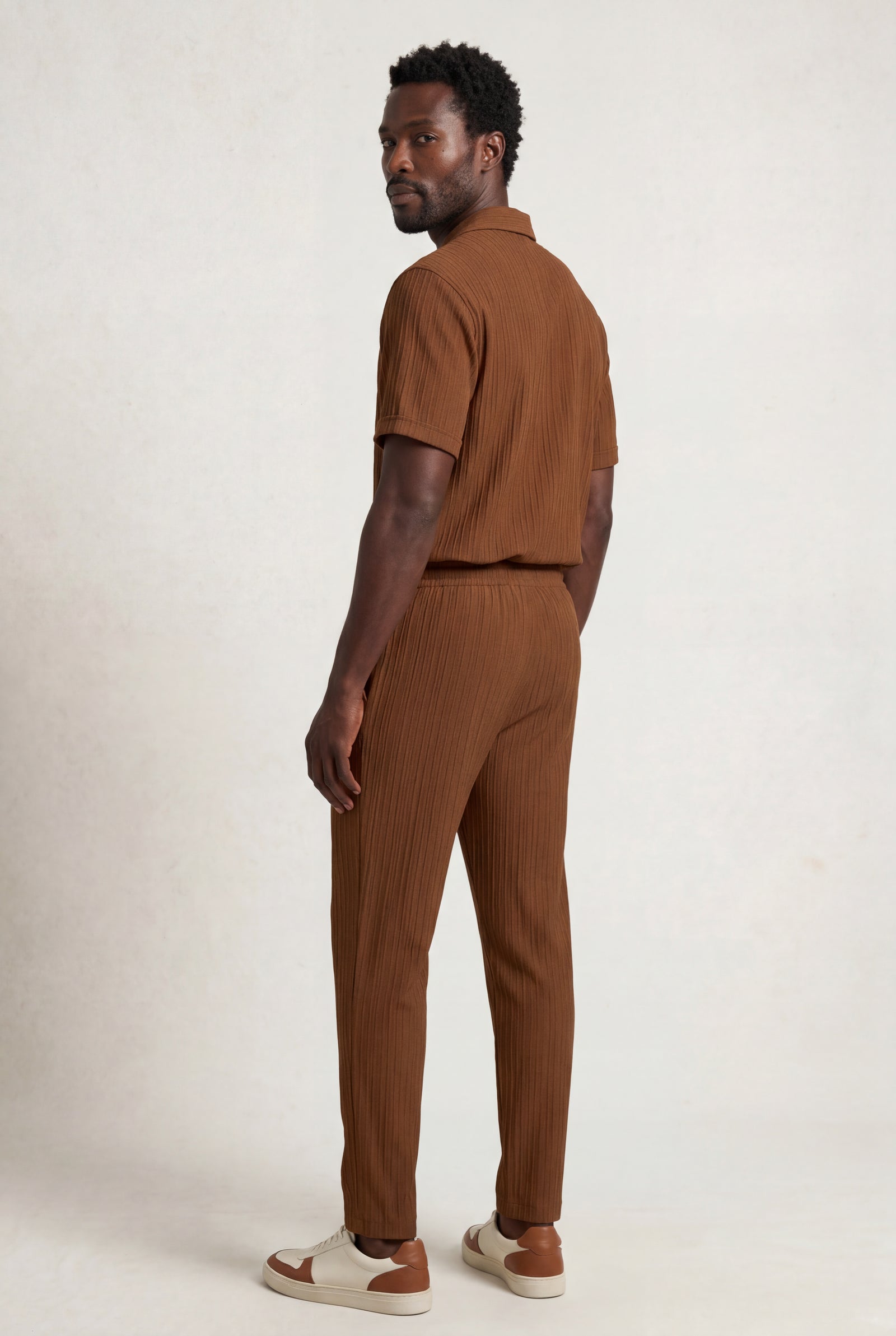 Brown Relaxed Pleated Shirt and Pants Set with Camp Collar - Shorts set - Photo 3