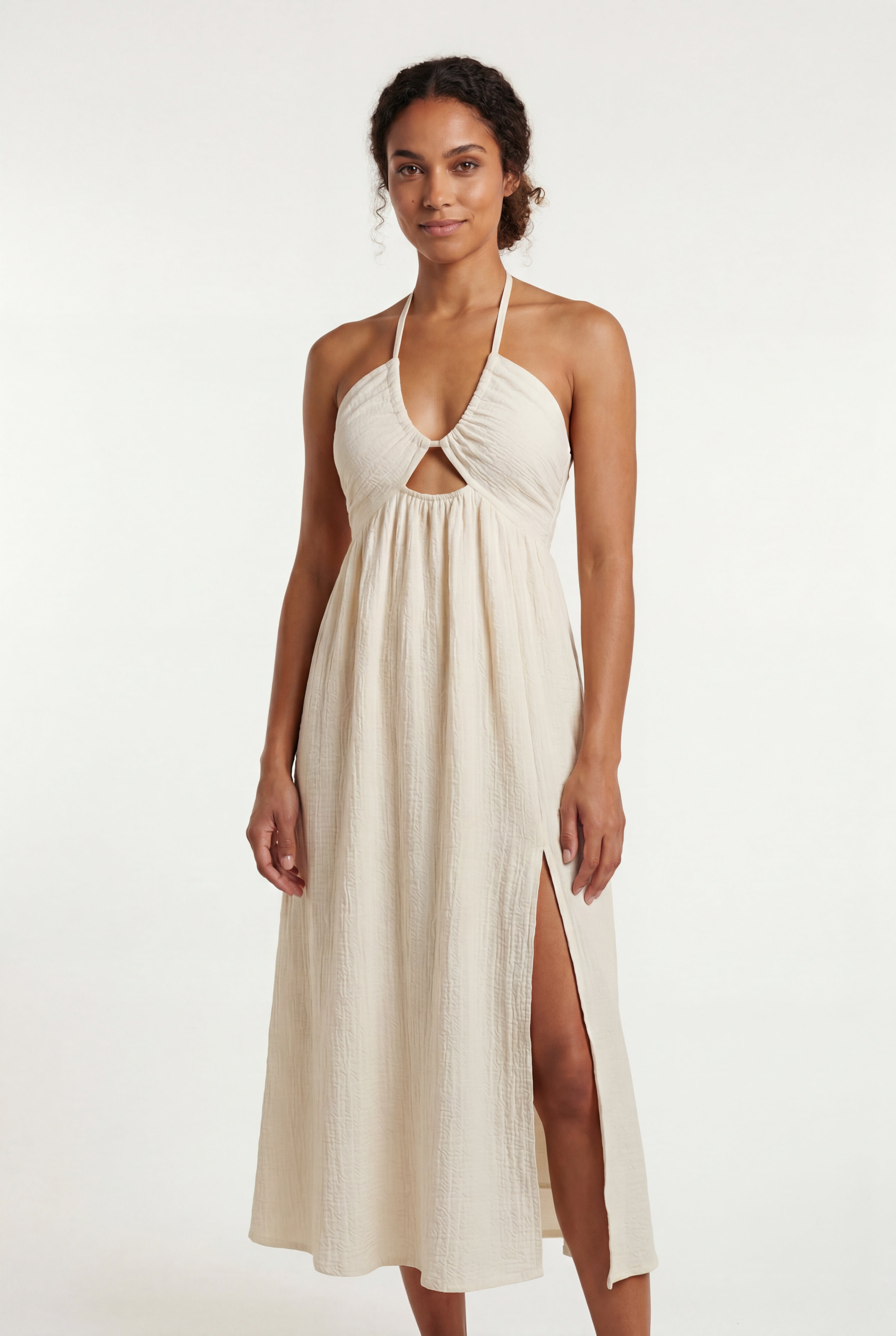 Comfortable Vacation Outfits With Keyhole Cut Out, Halter Neck, and Crinkled Texture
