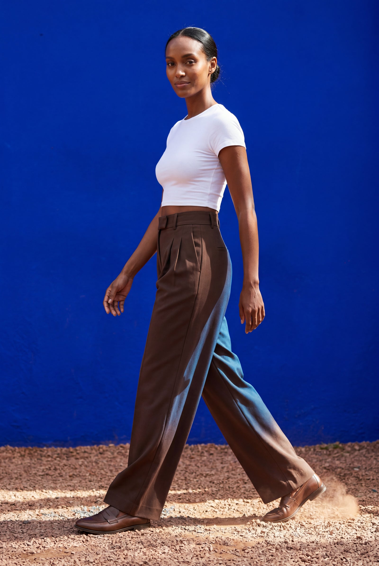 Brown High-waisted Pleated Wide-leg Tailored Trousers - Wide leg trousers - Photo 13