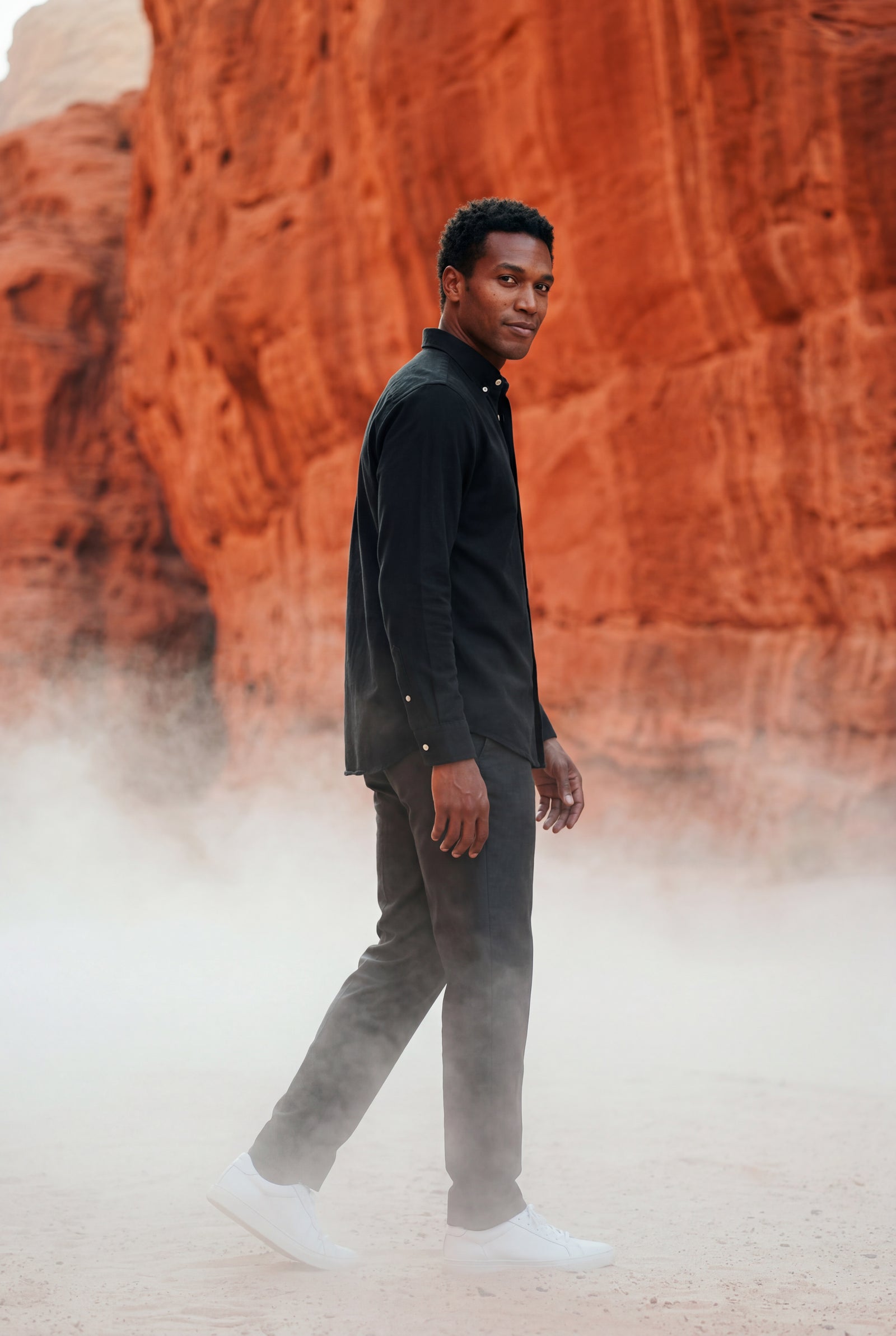 Black Classic Button-down Oxford Shirt with Chest Pocket - Men's Shirts - Photo 4
