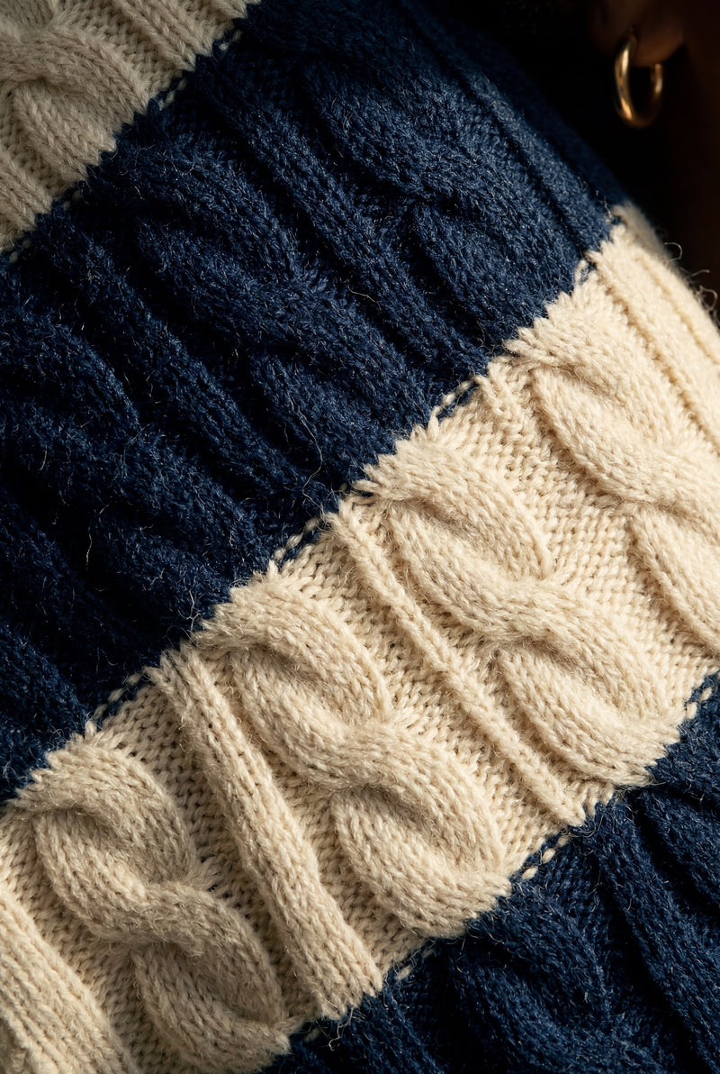 Navy Blue Navy Blue Striped Oversized Cable V-neck Sweater - Oversized sweater - Photo 3