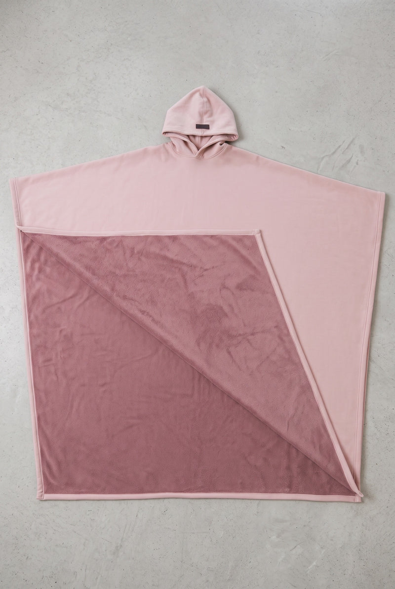 Fleece-Lined Hooded Blanket in Pink — Stilenza main image