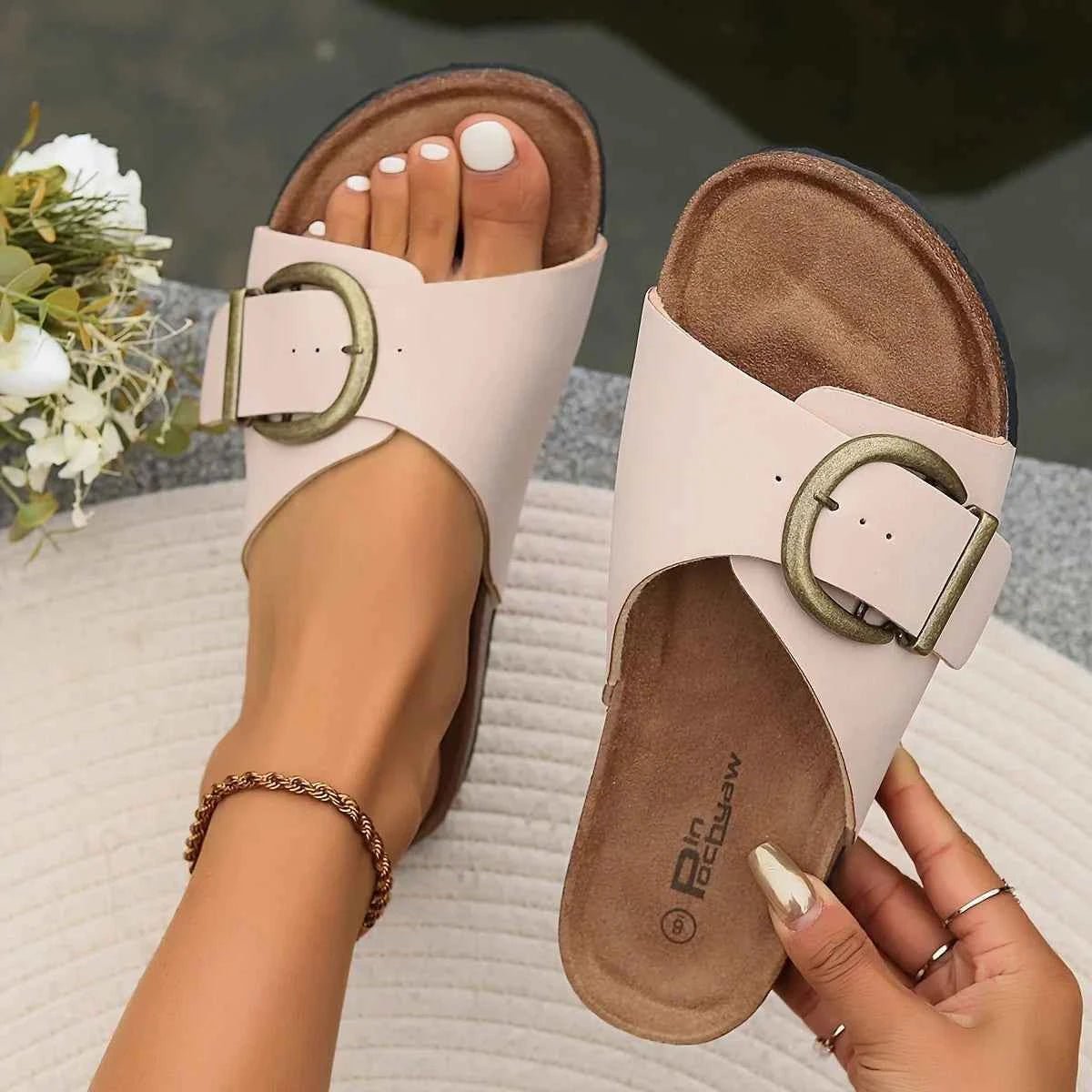 Pink Wide-strap Slide Sandals with Oversized Buckle Detail - Flat sandals - Photo 4