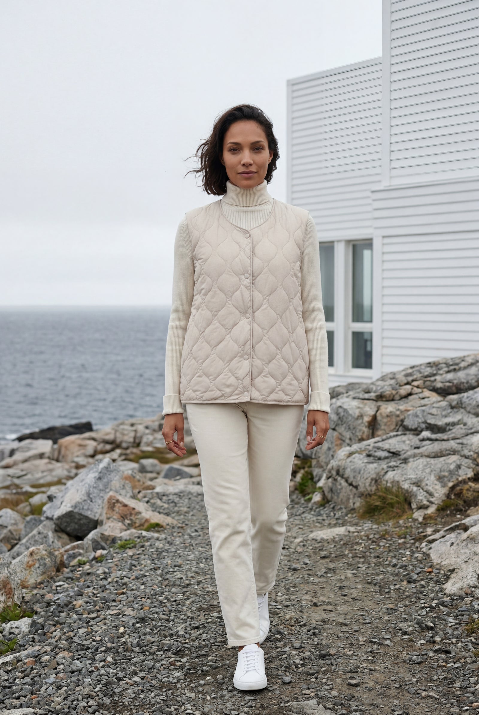 Ivory Diamond-quilted Sleeveless Bodywarmer Vest with Snap Closure - Photo 5