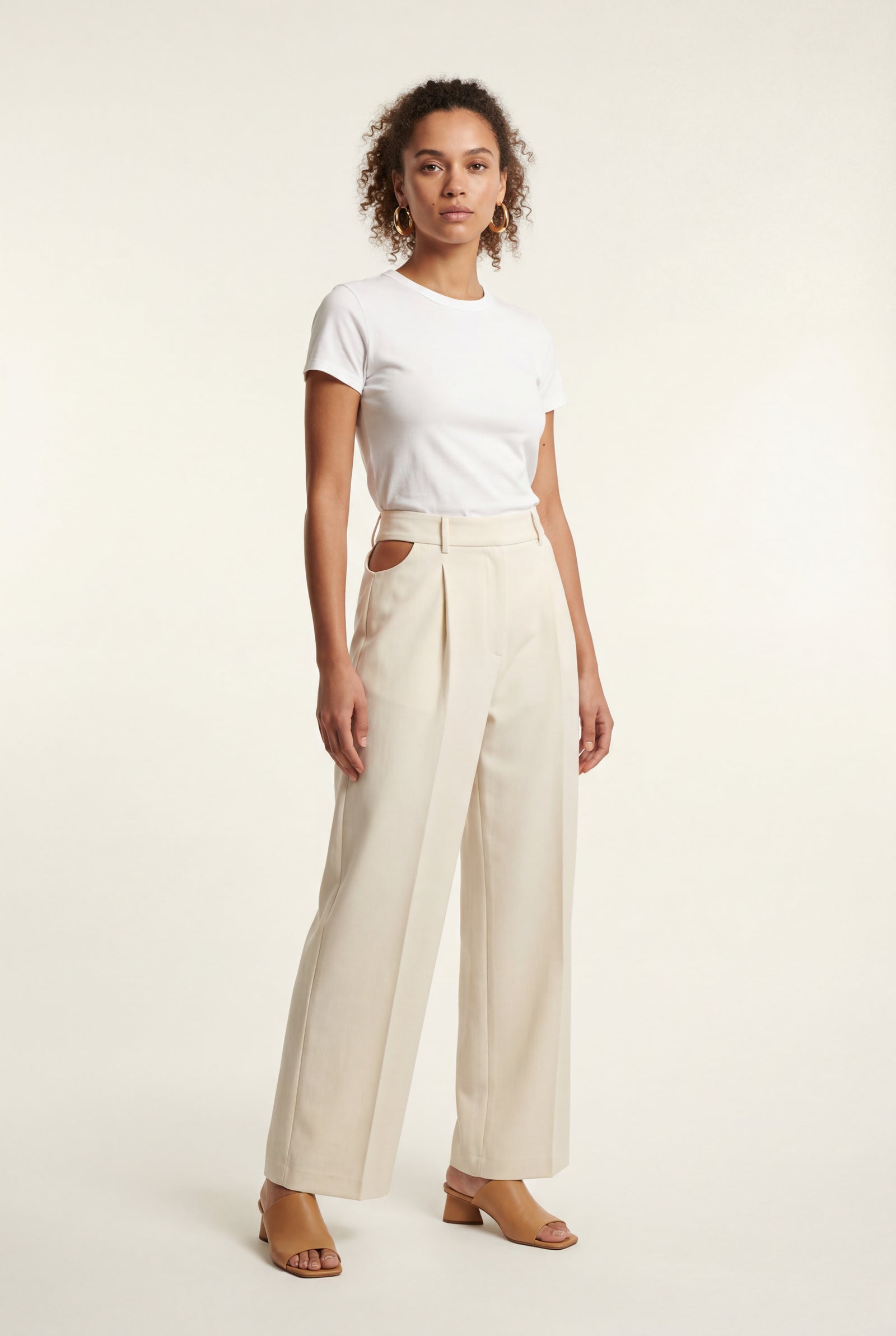 White High-waisted Pleated Wide-leg Tailored Trousers - Wide leg trousers - Photo 19