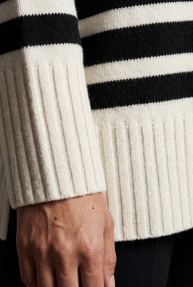 White Ivory Black Striped Turtleneck Oversized Knitted Sweater - Photo 3