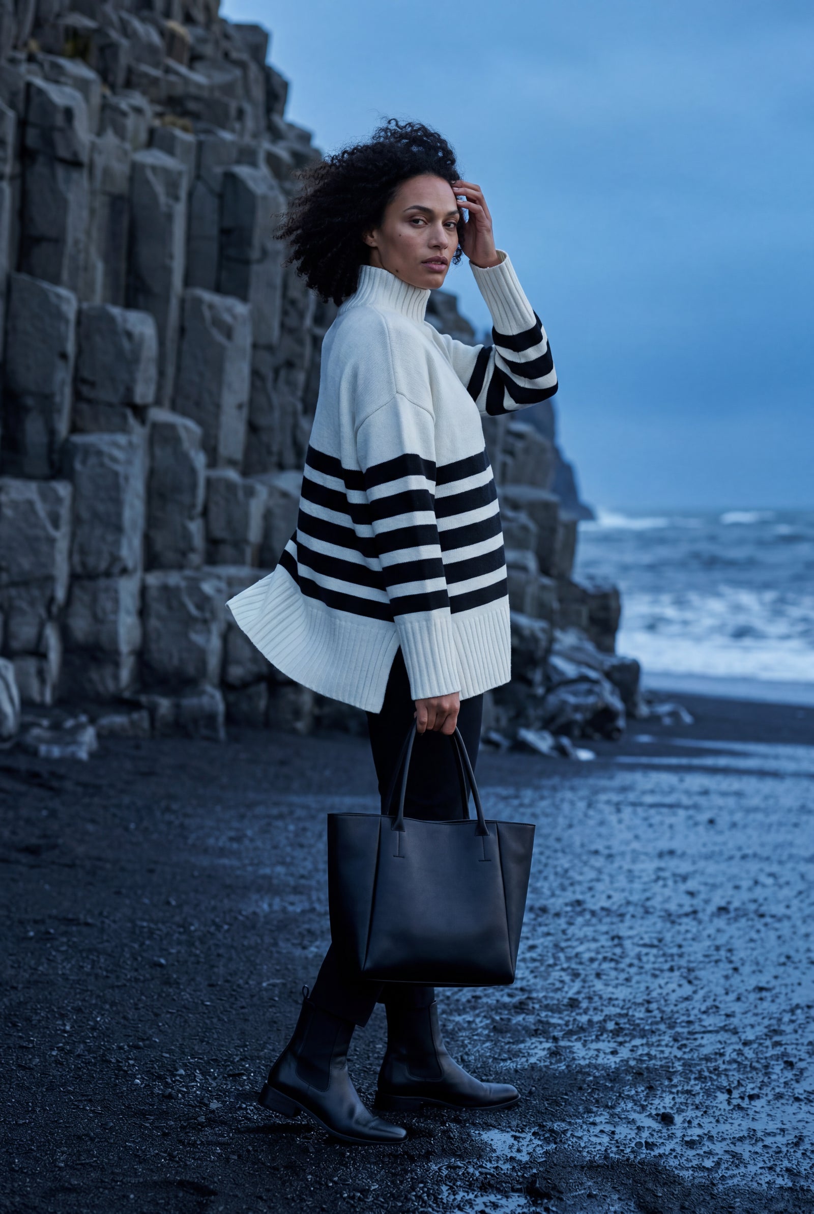 White Ivory Black Striped Turtleneck Oversized Knitted Sweater - Photo 4