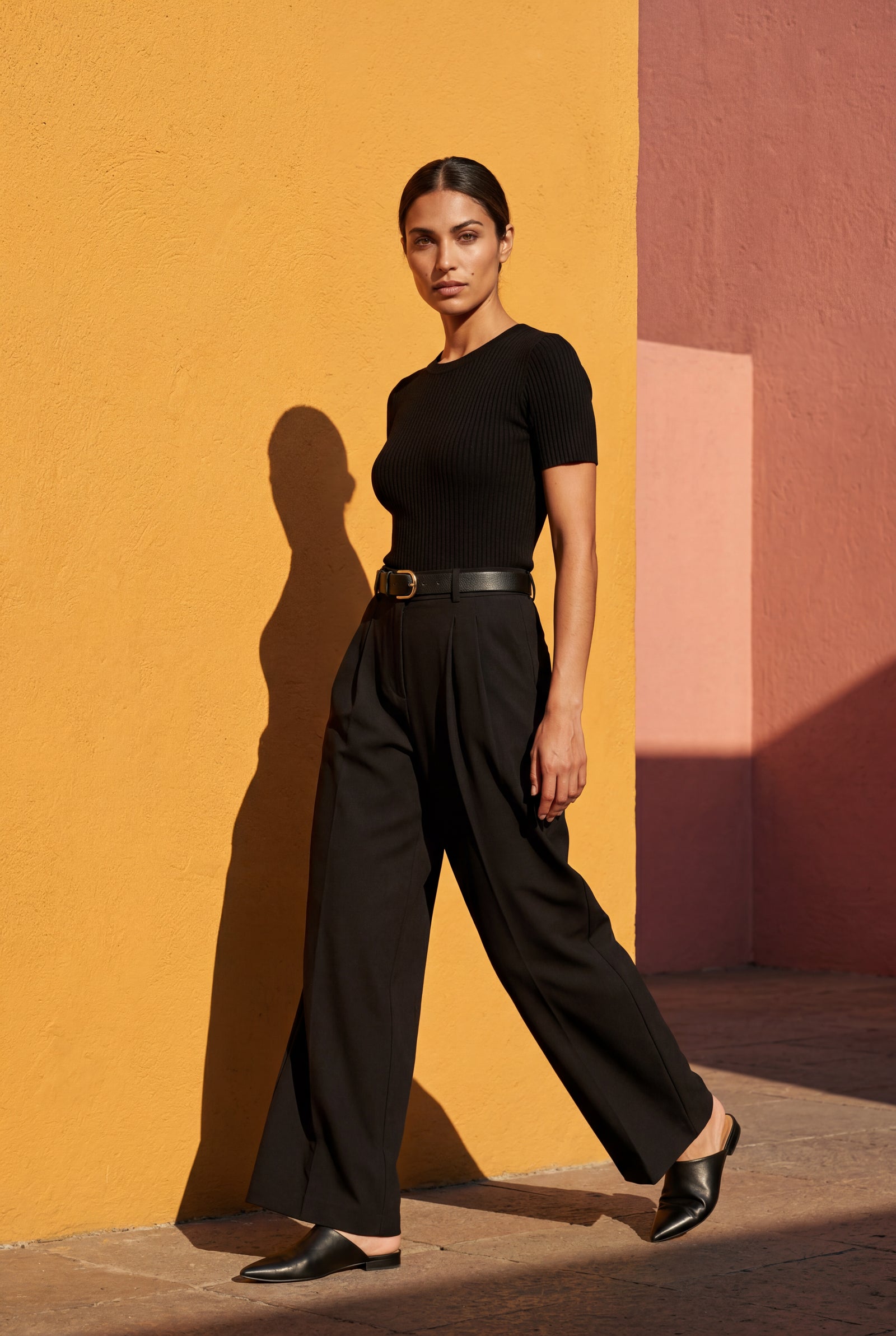 Black Wide-leg High-waisted Tailored Trousers with Pleats - Wide leg pants - Photo 5