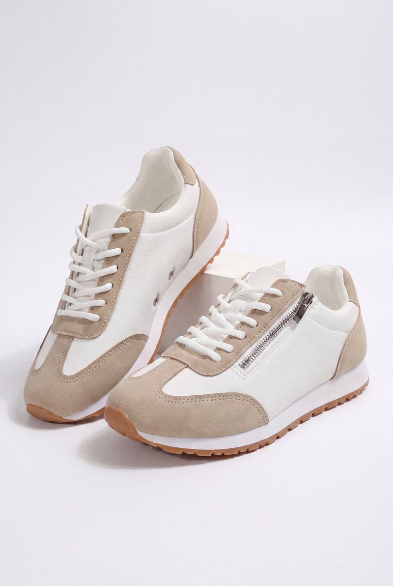 Women's Sneakers Slip-On Beige in White — product packshot