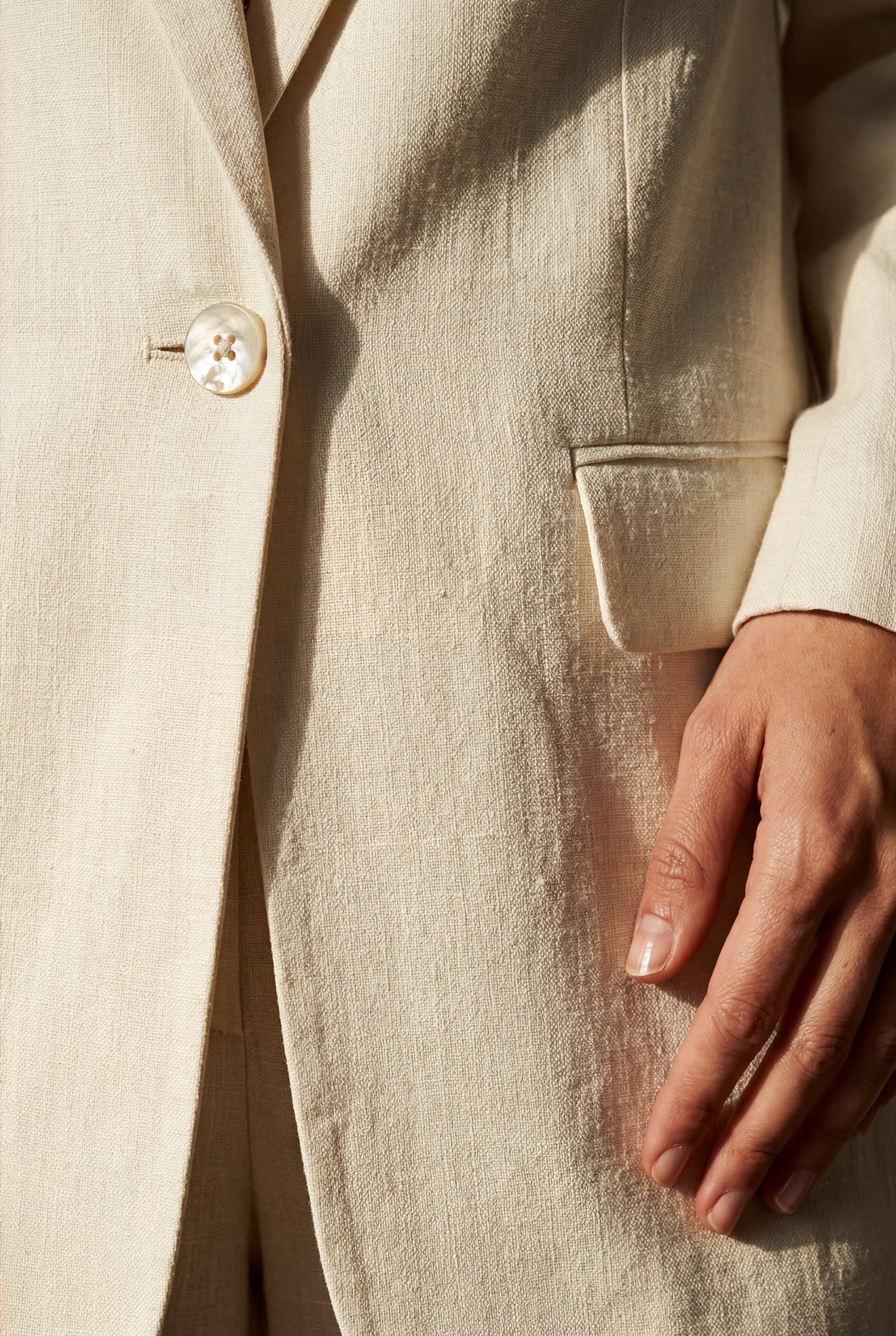 White Women's Relaxed Notched Lapel Single-Breasted Casual Blazer - Casual blazers - Photo 5