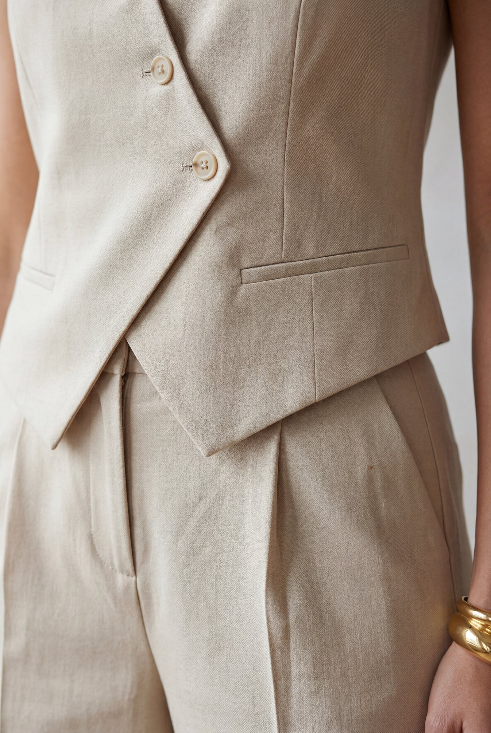 Beige Beige Tailored Sleeveless Vest and Wide-leg Suit Set - Trousers suit set - Photo 3