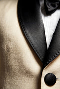 Beige Contrasting Shawl Lapel Tuxedo Suit - Wedding suit - Photo 3