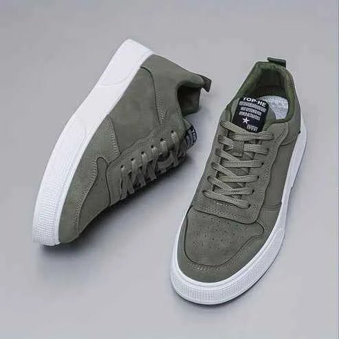 Minimalist Low Top Sneakers with Chunky Textured Sole - Photo 5