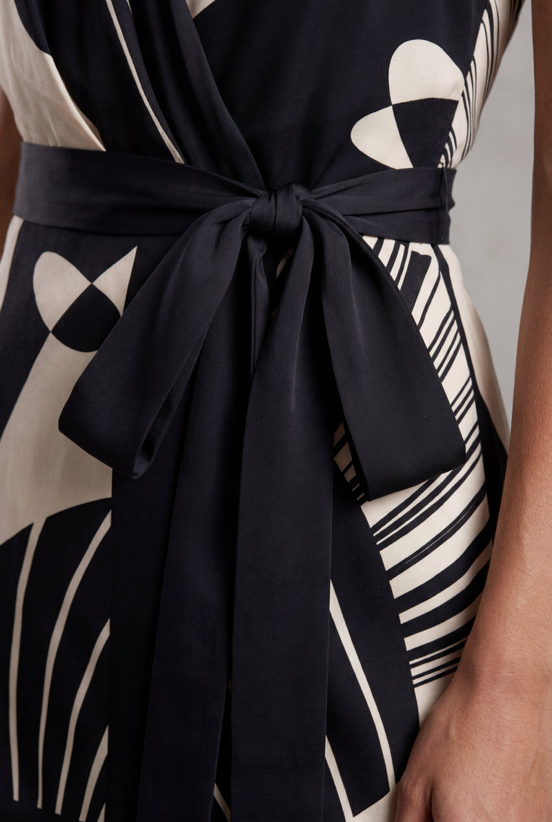 Black Black Artistic Print Halter Mini Wrap Dress - Halter dress - Photo 3