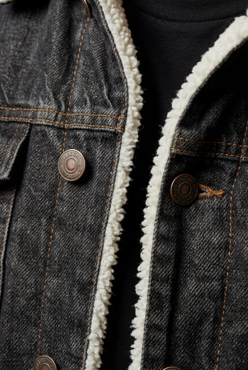 Black Collar Classic Trucker Jacket with Full Lining - Denim jacket - Photo 3