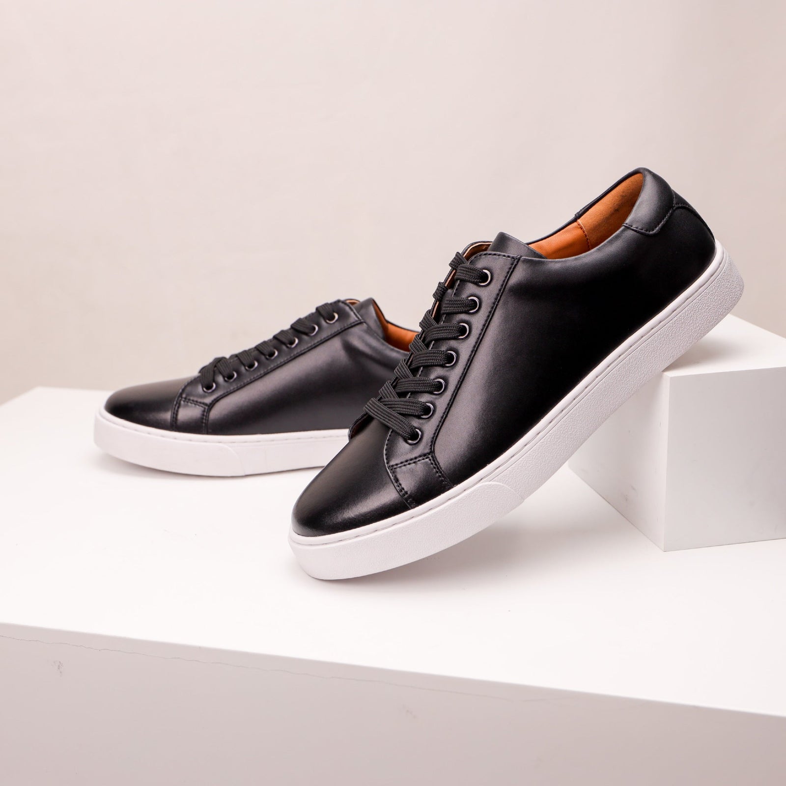 Black Low Top Minimalist Sneakers with Padded Collar - Low top sneakers - Photo 10