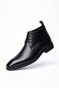Men's Chukka Boots Sleek Silhouette in Black — primary packshot