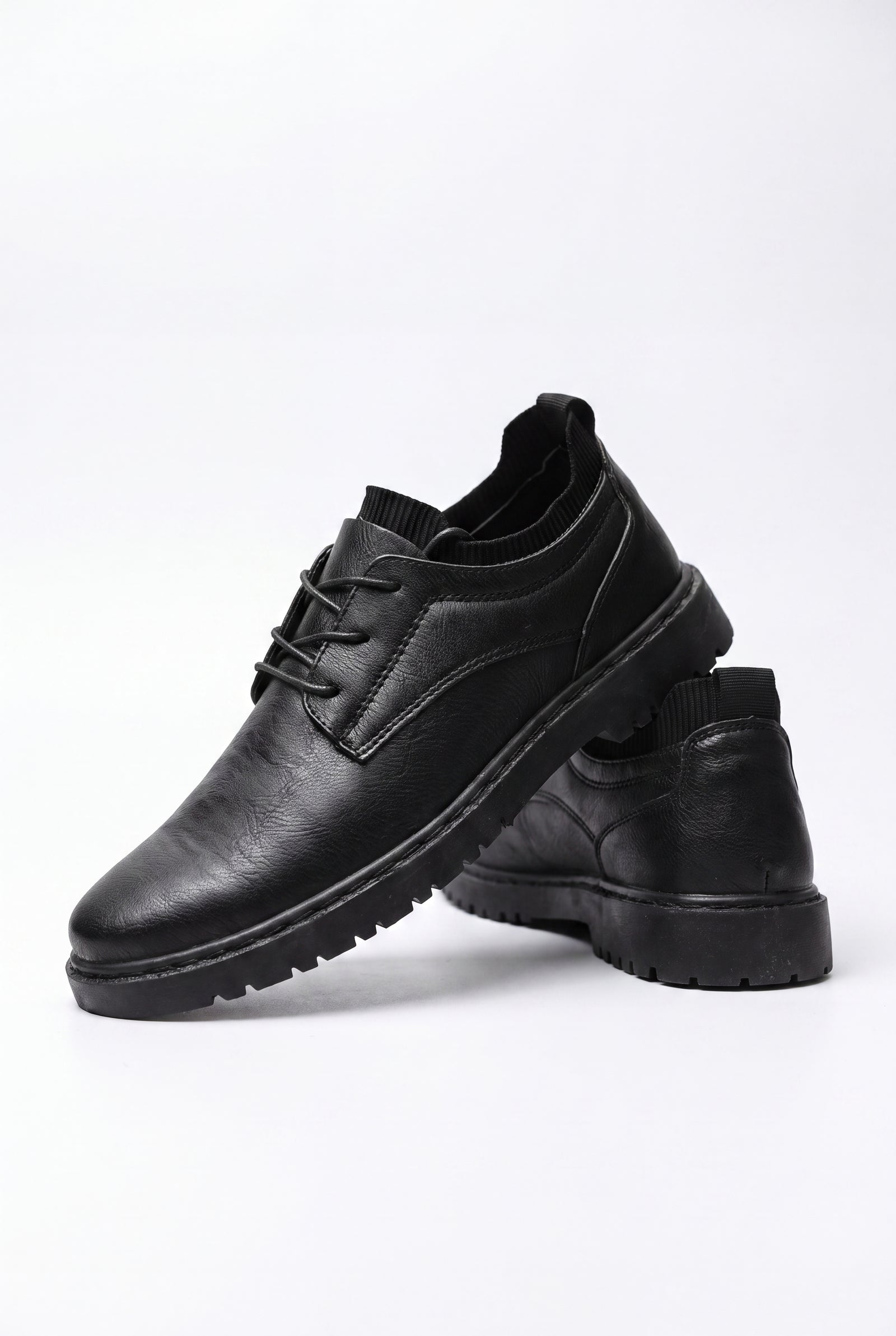 Men's Lace-Up Boots Anti-Slip in Black — primary packshot