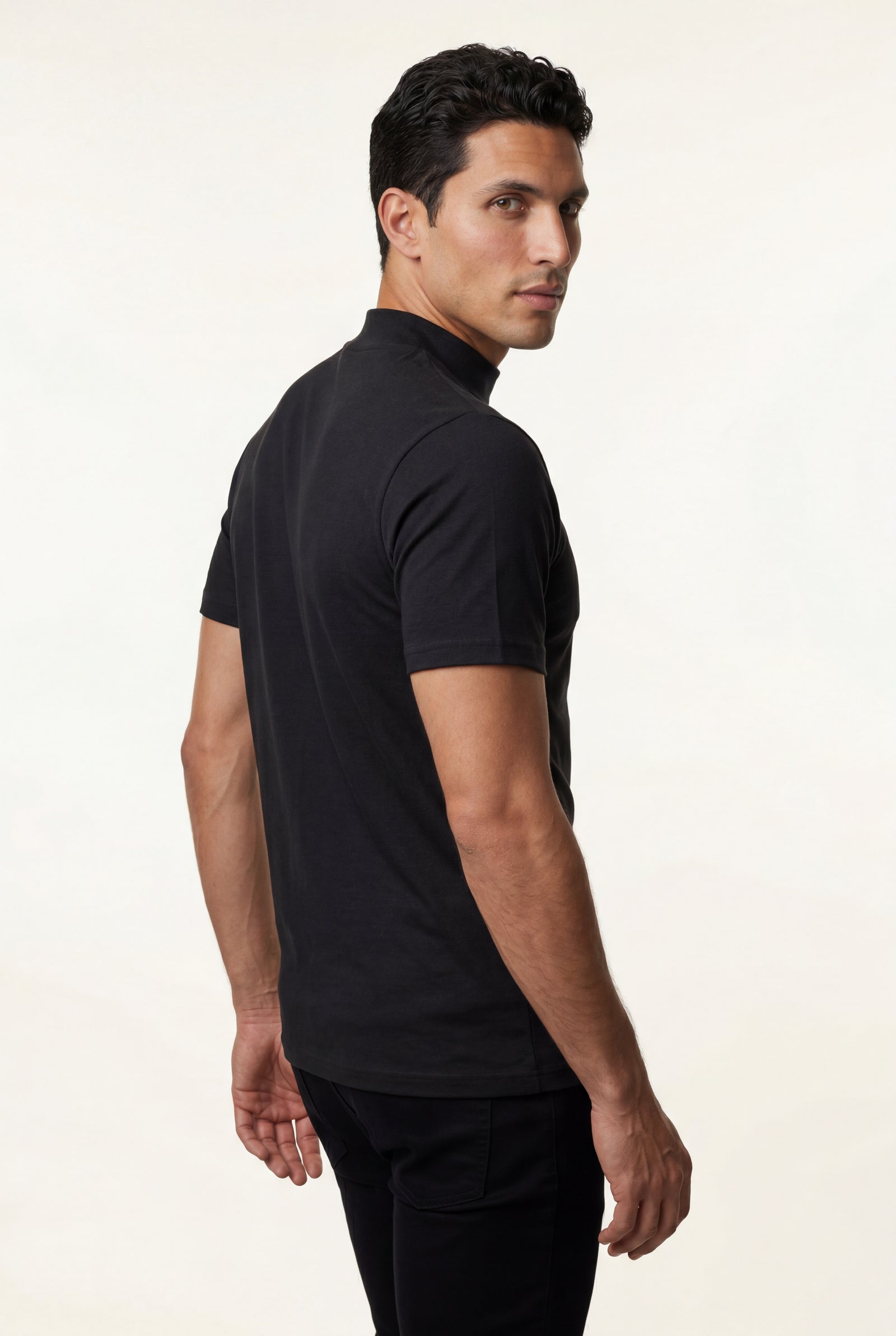 Black Men's Regular Fit Crew Neck Short Sleeve T-Shirt - Crew neck t-shirts - Photo 2