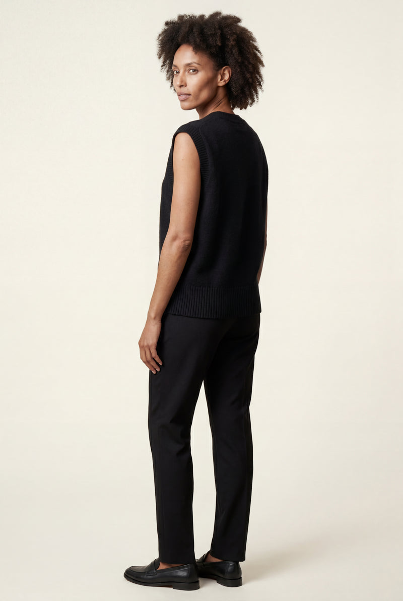 Black Sleeveless V-neck Knitted Sweater Vest with Ribbed Hem - V neck sweater - Photo 2