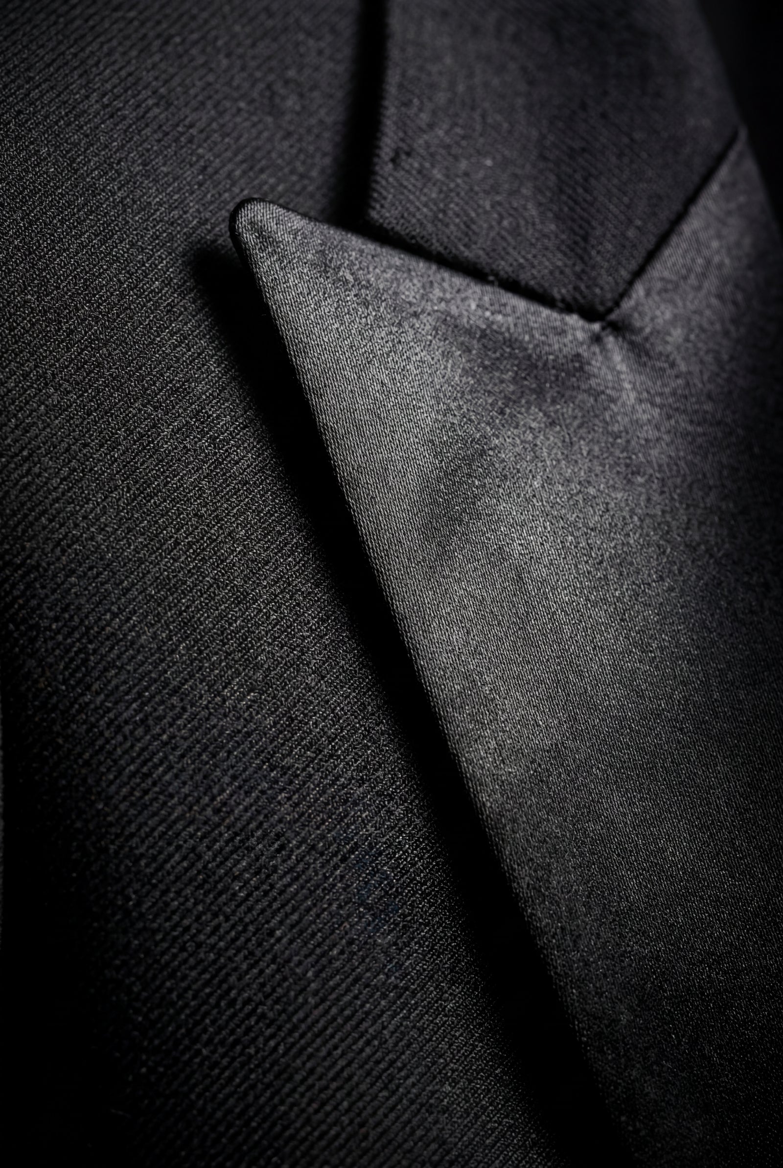 Black Tailored Three Piece Suit Set with Buttoned Vest - Women suit sets - Photo 4