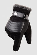 Touchscreen Winter Gloves in Black — studio detail