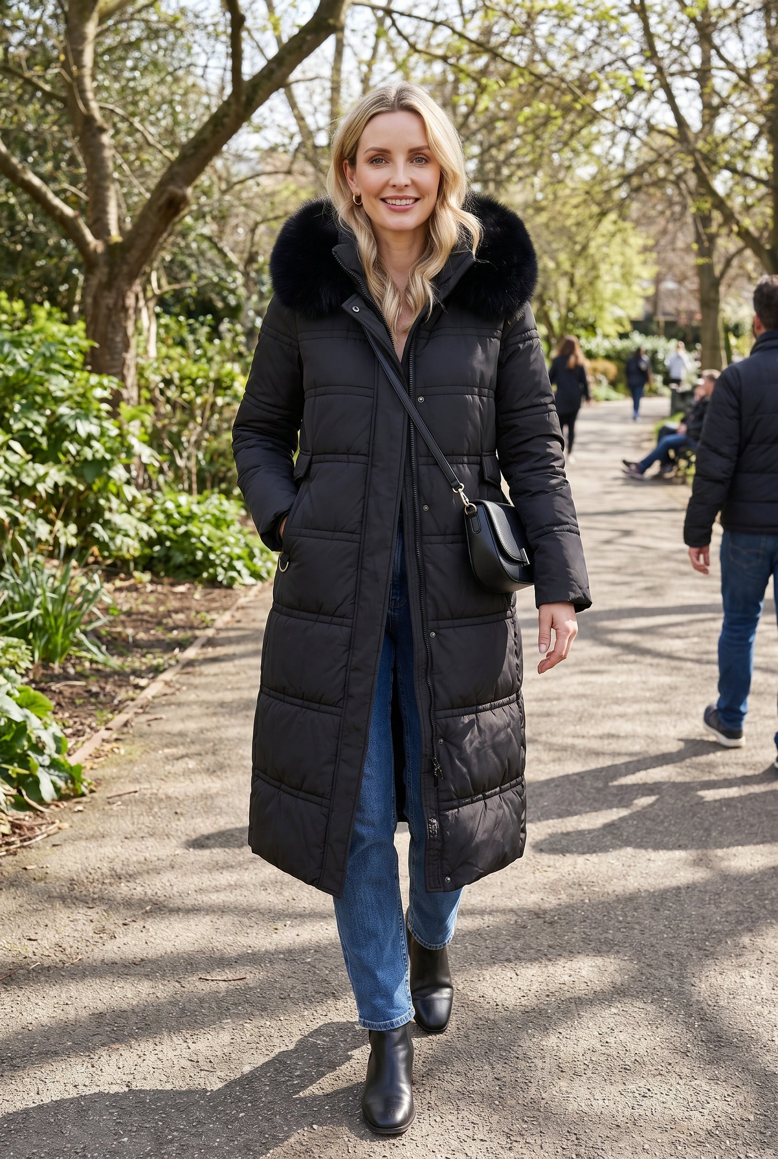 Women's Long Parka Relaxed Fit in Black — ugc shot