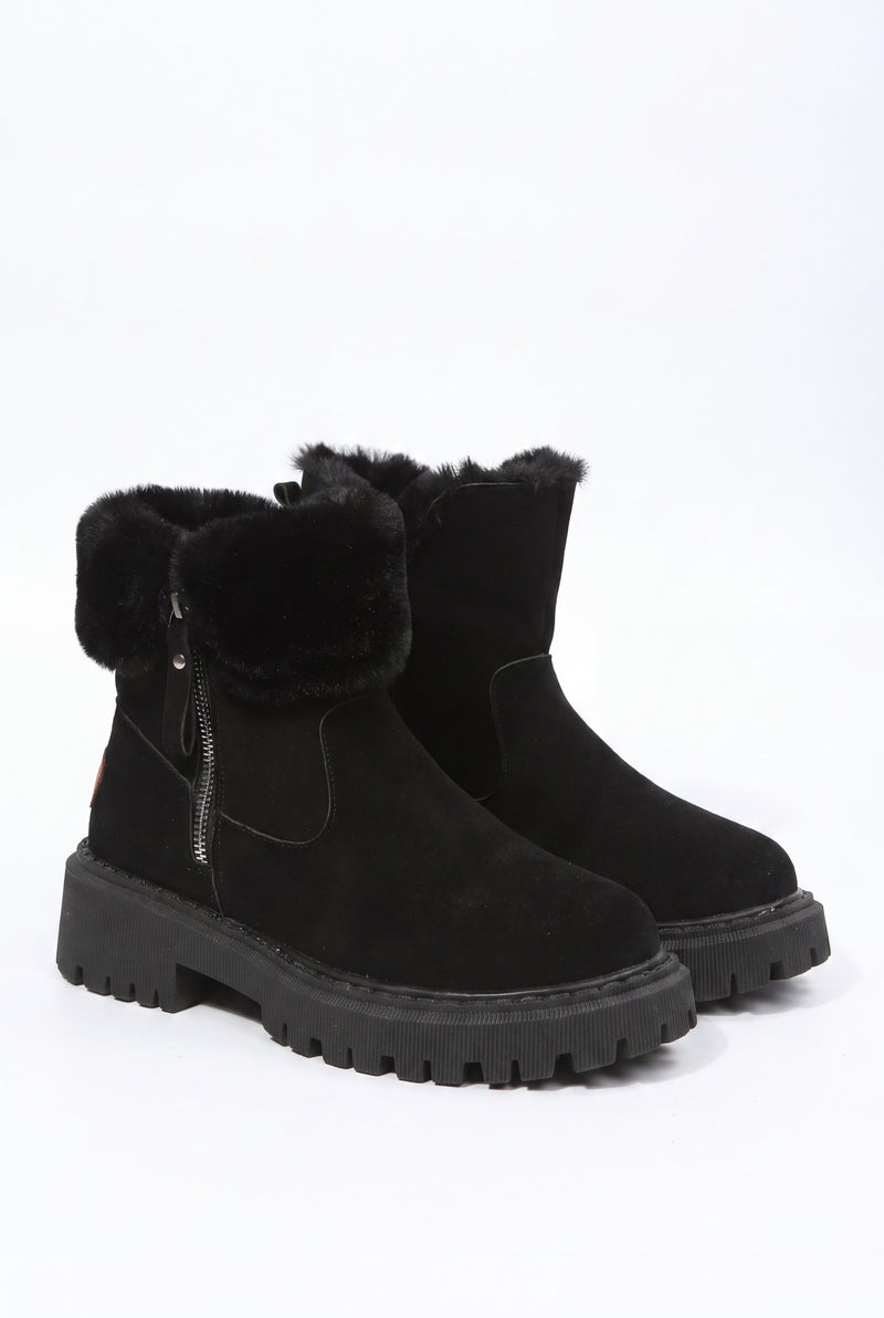 Women's Winter Boots Elegant in Black — product packshot