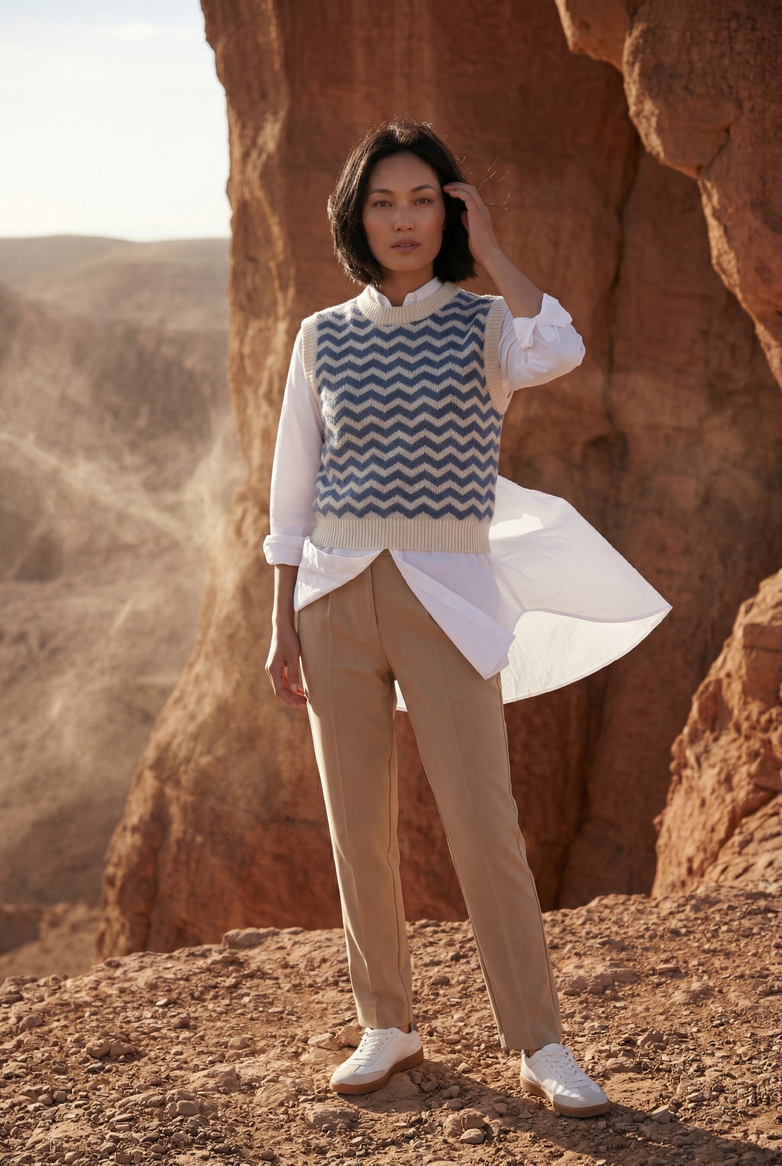 Blue Blue Chevron Cropped Sweater Vest with Ribbed Crew Neck - Women's waistcoats - Photo 4