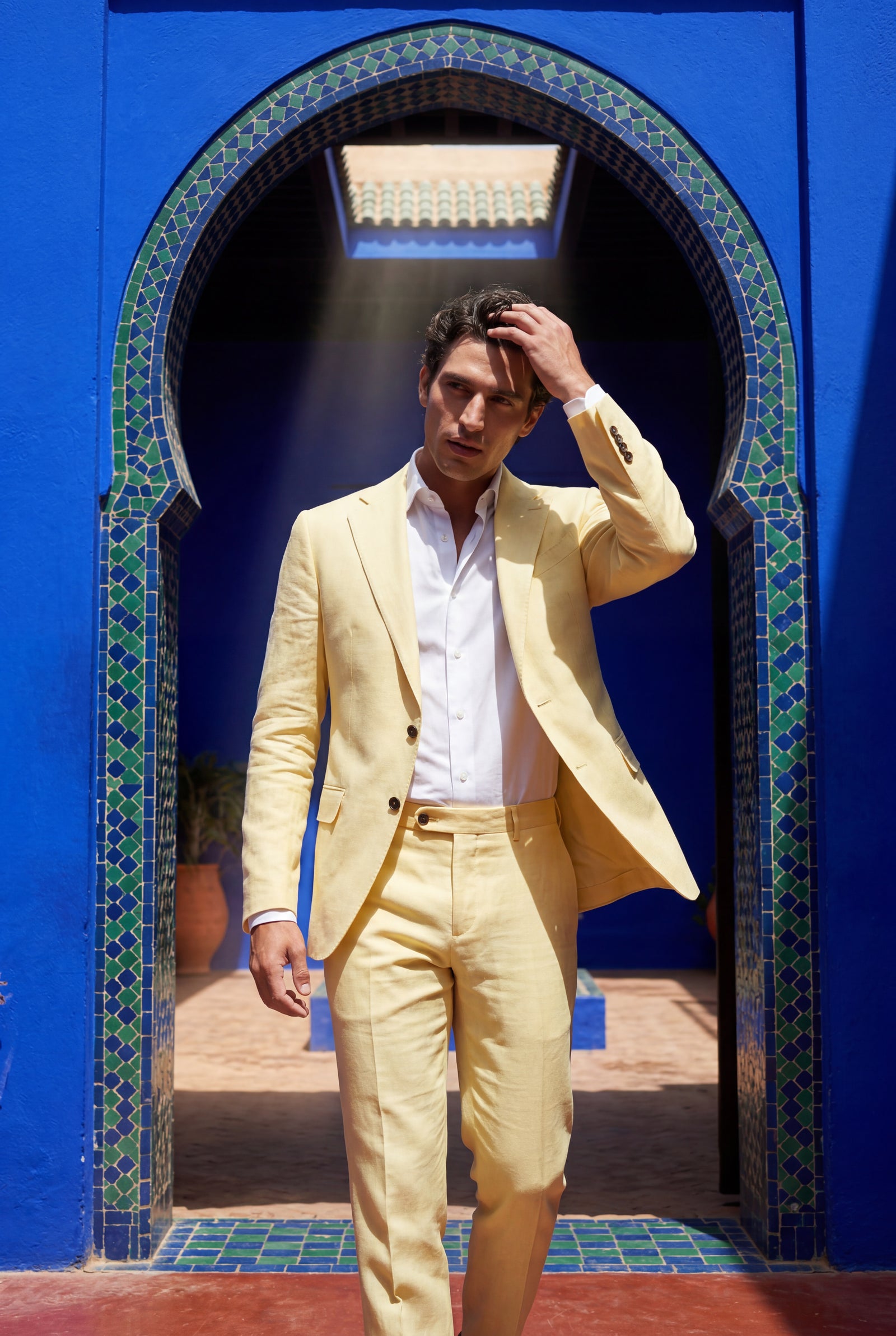 Yellow Pastel Slim Fit Two-piece Suit with Notched Lapel - Two-piece suits - Photo 15
