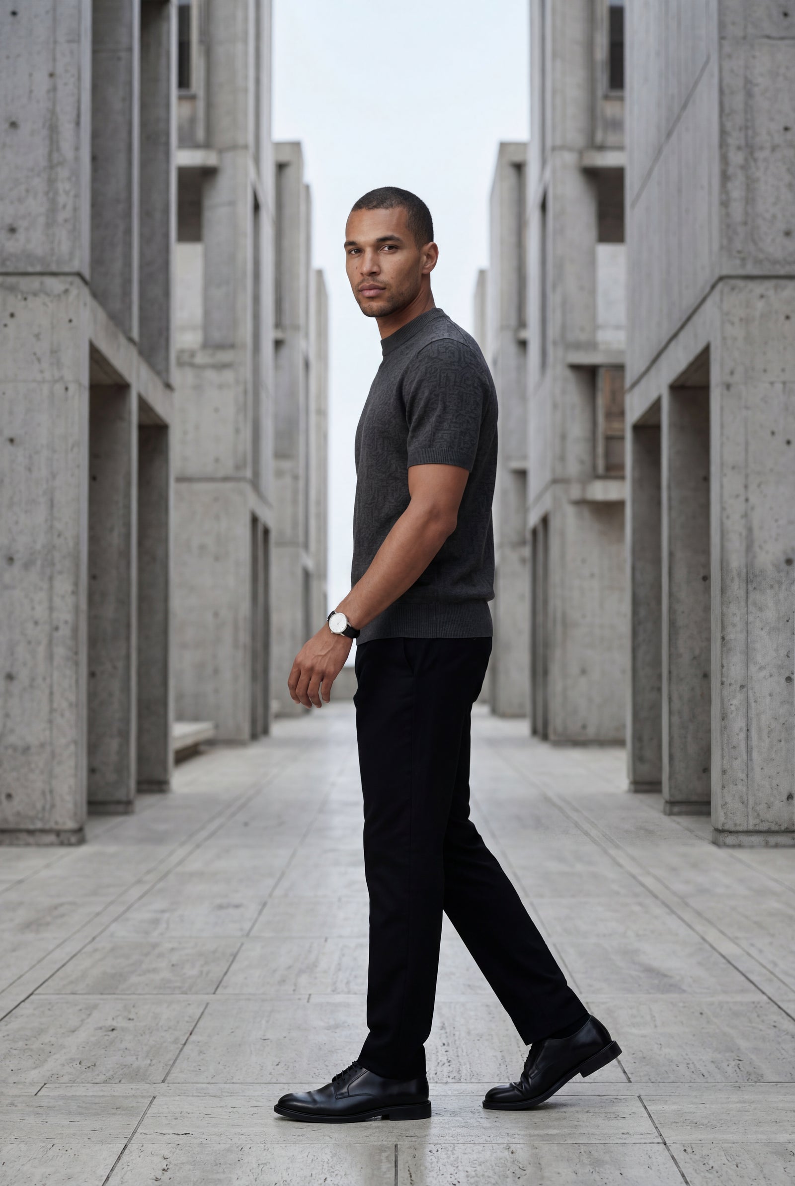 Black Men's Slim Fit Knitted Short Sleeve T-Shirt - Slim fit t-shirts - Photo 14