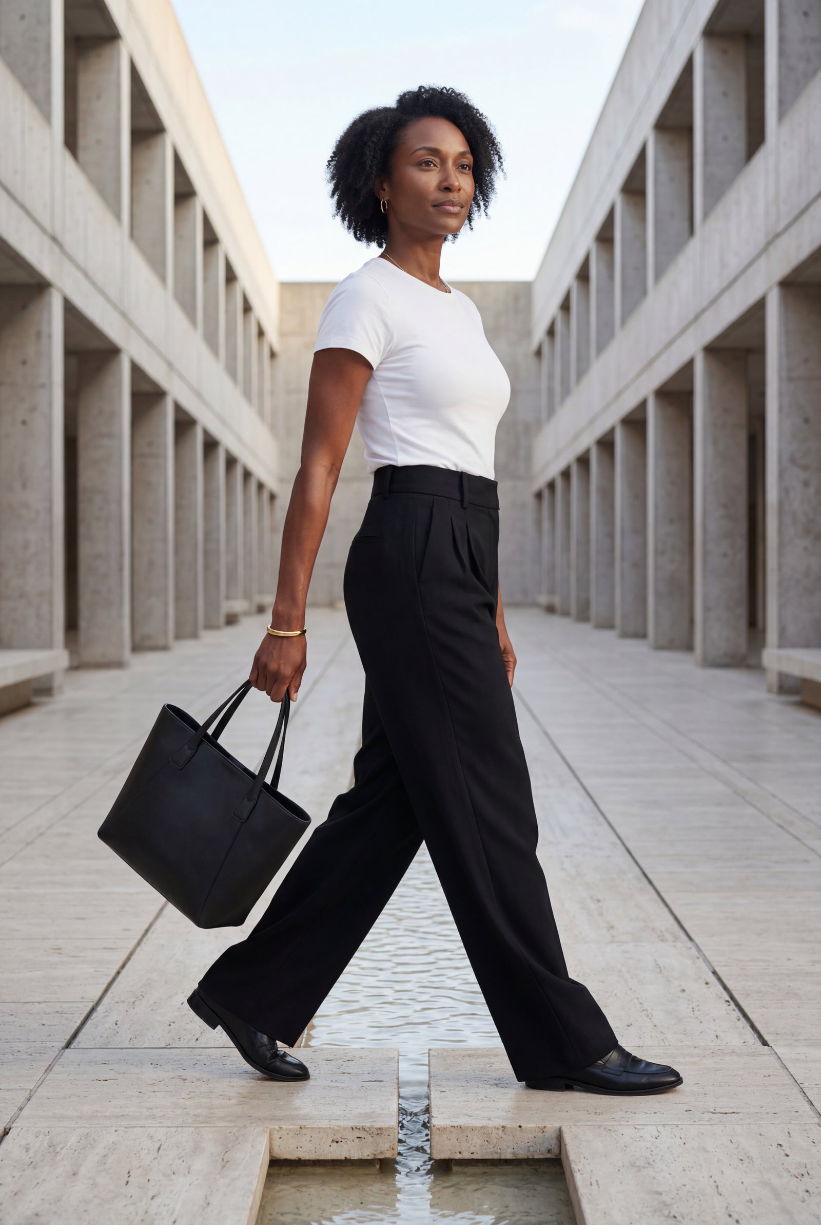 Black High-waisted Pleated Wide-leg Tailored Trousers - Wide leg trousers - Photo 4