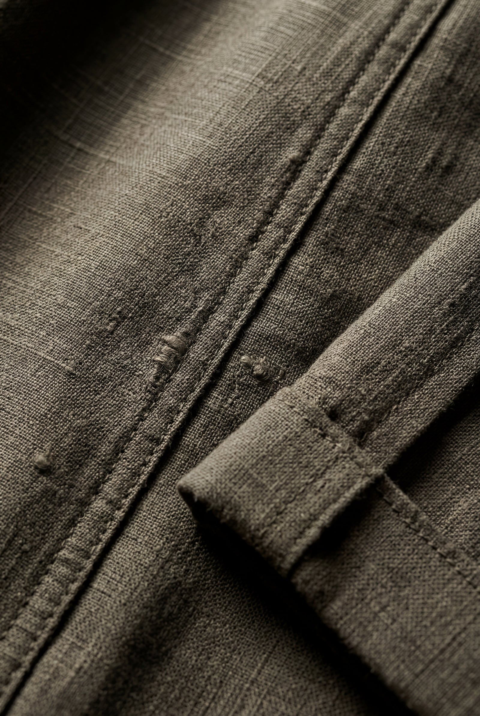 Dark Gray Men's Tailored Above-Knee Casual Shorts with Belt Loops - Photo 5