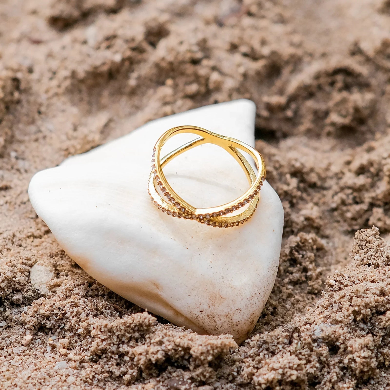 Gold Gold-tone Crystal Pavé Criss-cross Fashion Ring - Fashion rings - Photo 4